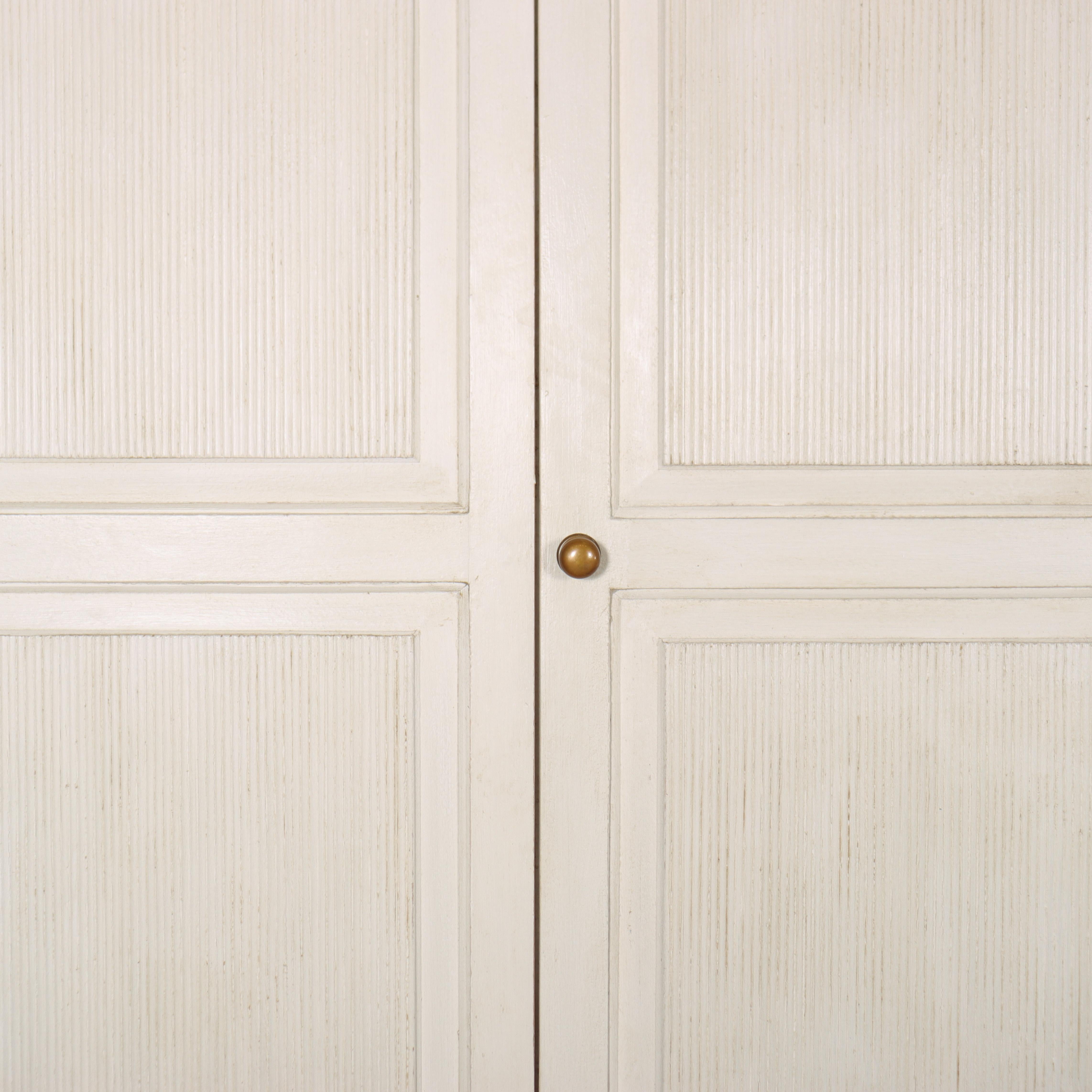 CUSTOM MADE Hängegarderobe im gustavianischen Stil im Angebot 2