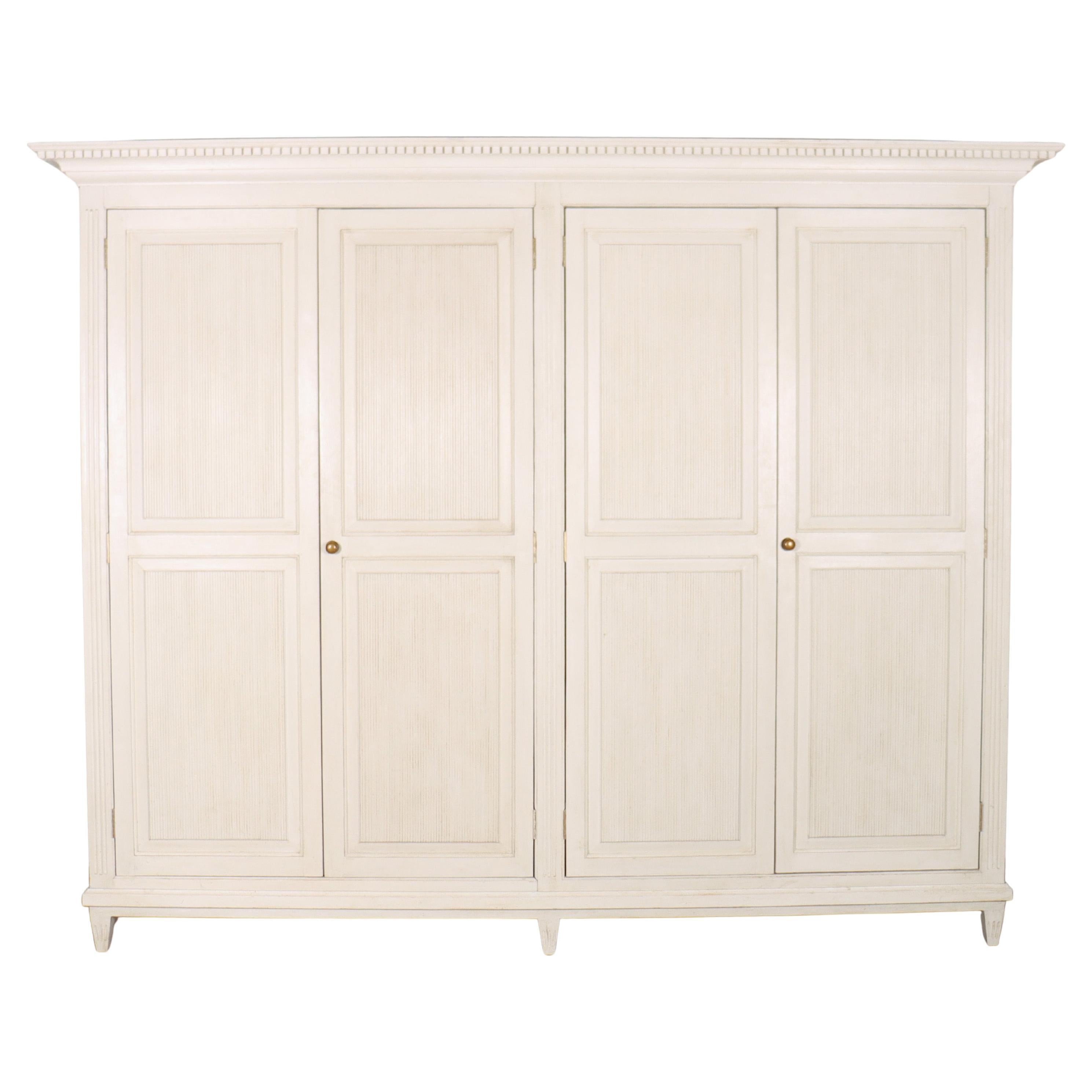 Nouveautés et articles sur mesure Wardrobes and Armoires