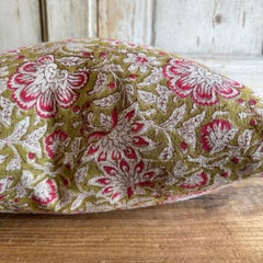 Coussin d'appoint en lin bloqué à la main, fait sur mesure