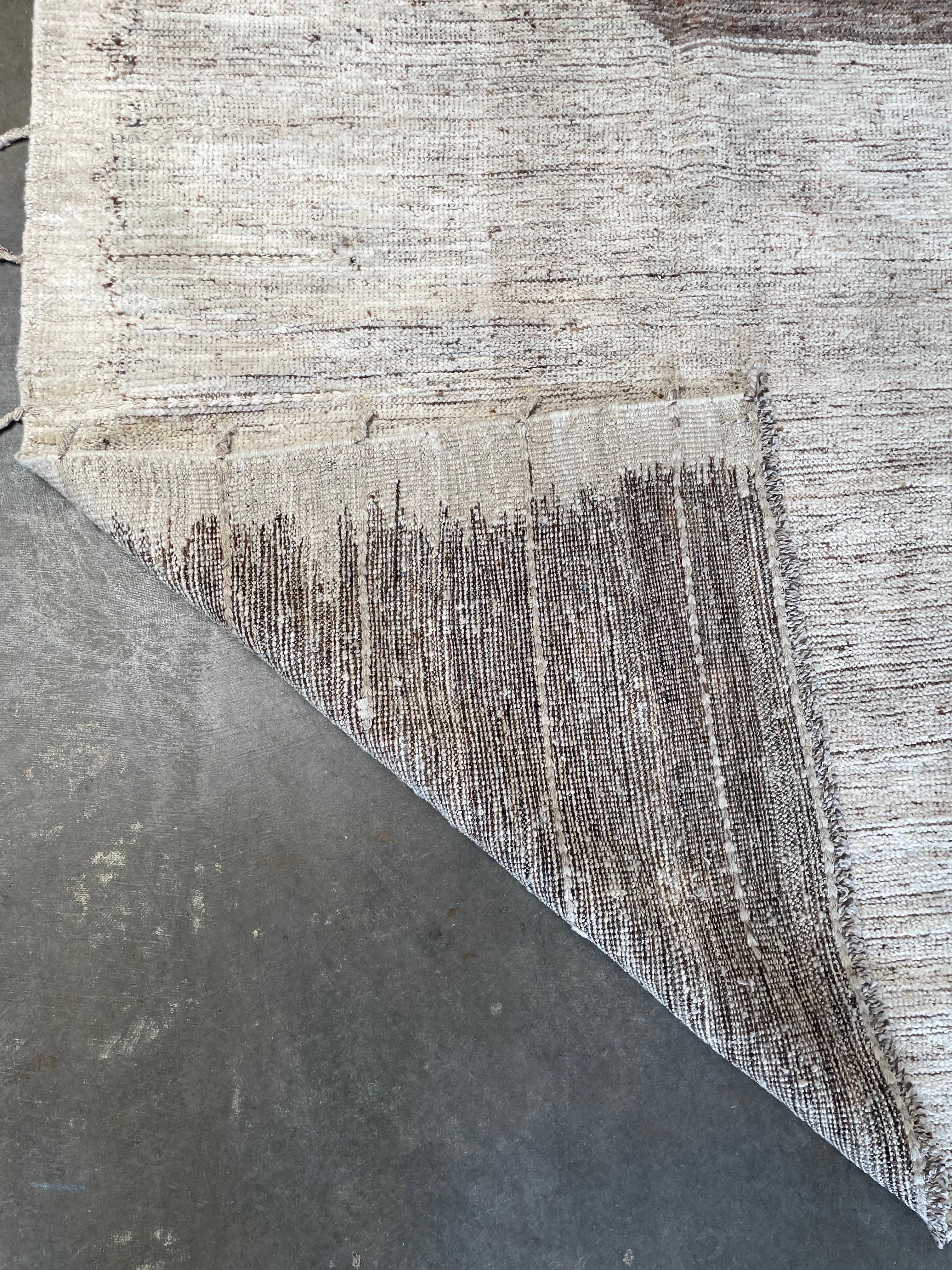 Maßgefertigter handgeknüpfter marokkanischer Teppich aus 100 % Wolle im Angebot 11