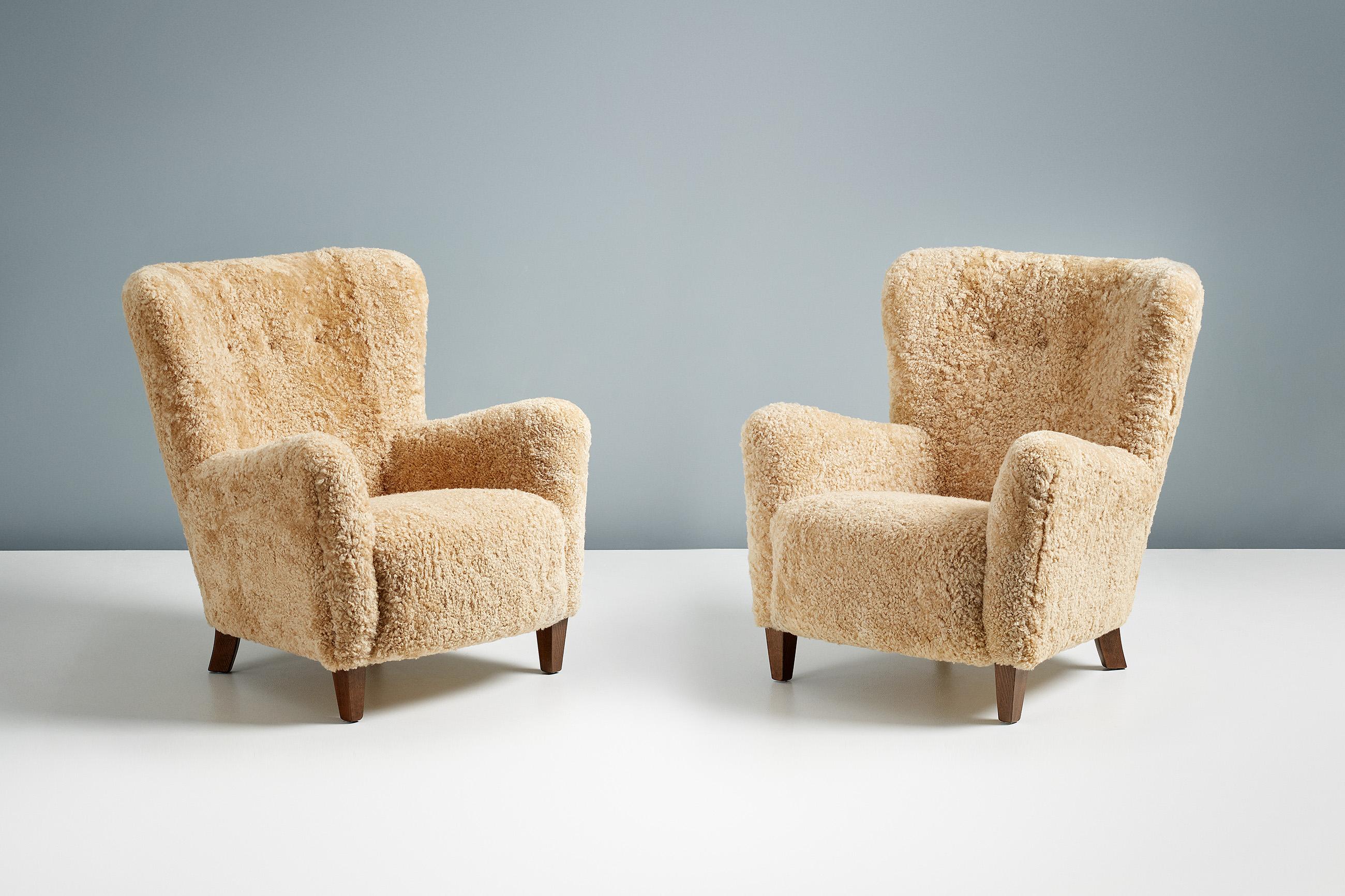 Custom Made Honey Sheepskin Lounge Chairs In New Condition For Sale In London, GB
