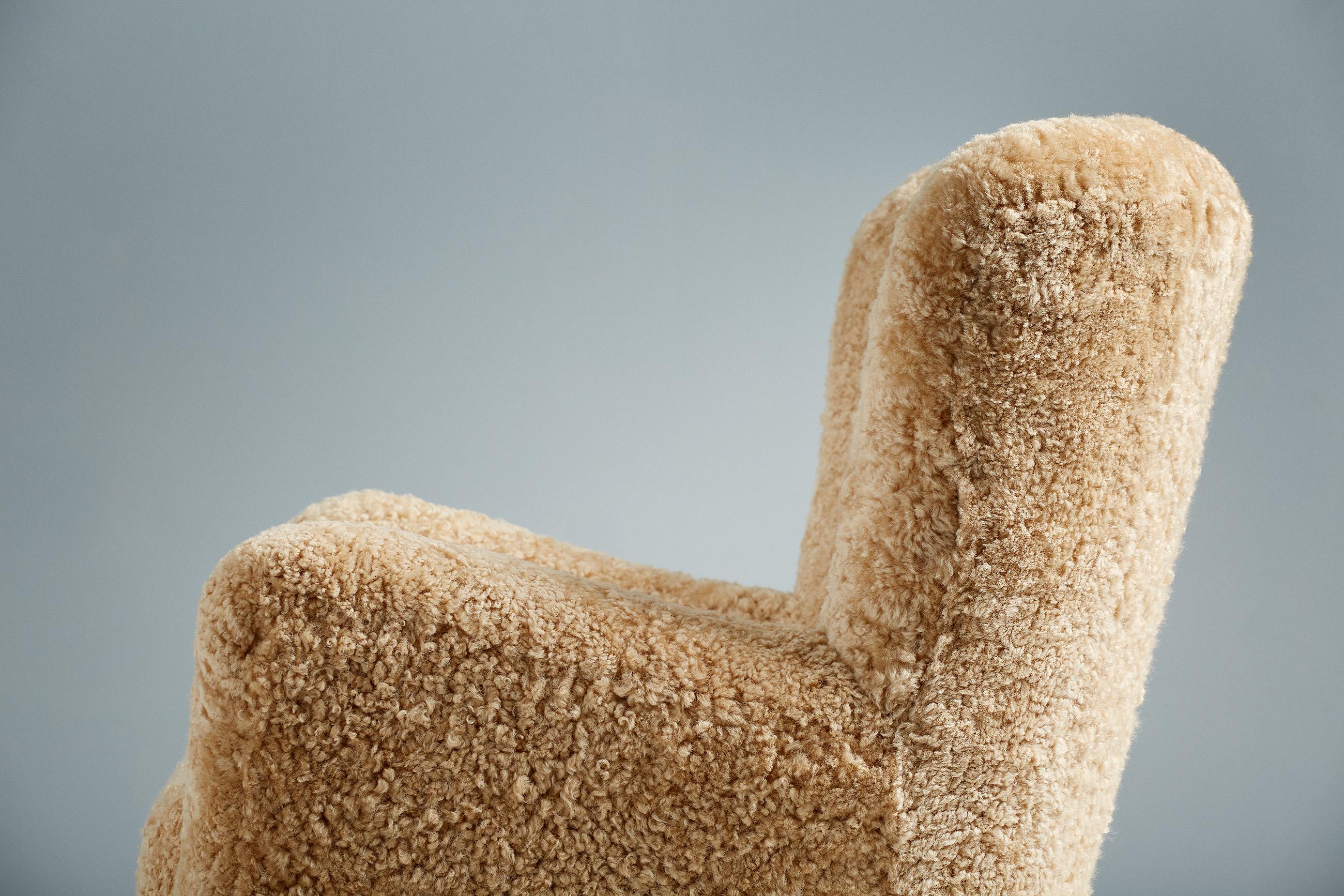 Oak Custom Made Honey Sheepskin Lounge Chair