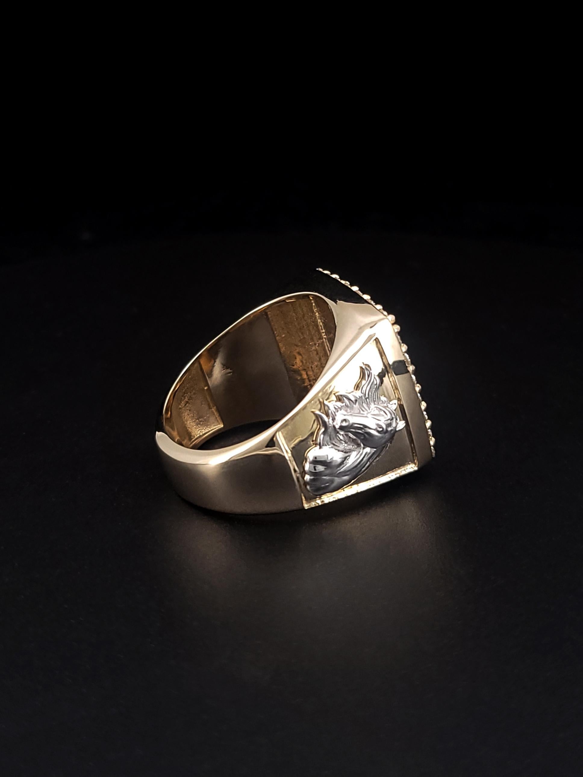 Anello Cavallo su misura in oro bicolore 14k e diamanti VS E-F In condizioni Nuovo in vendita a New York, NY