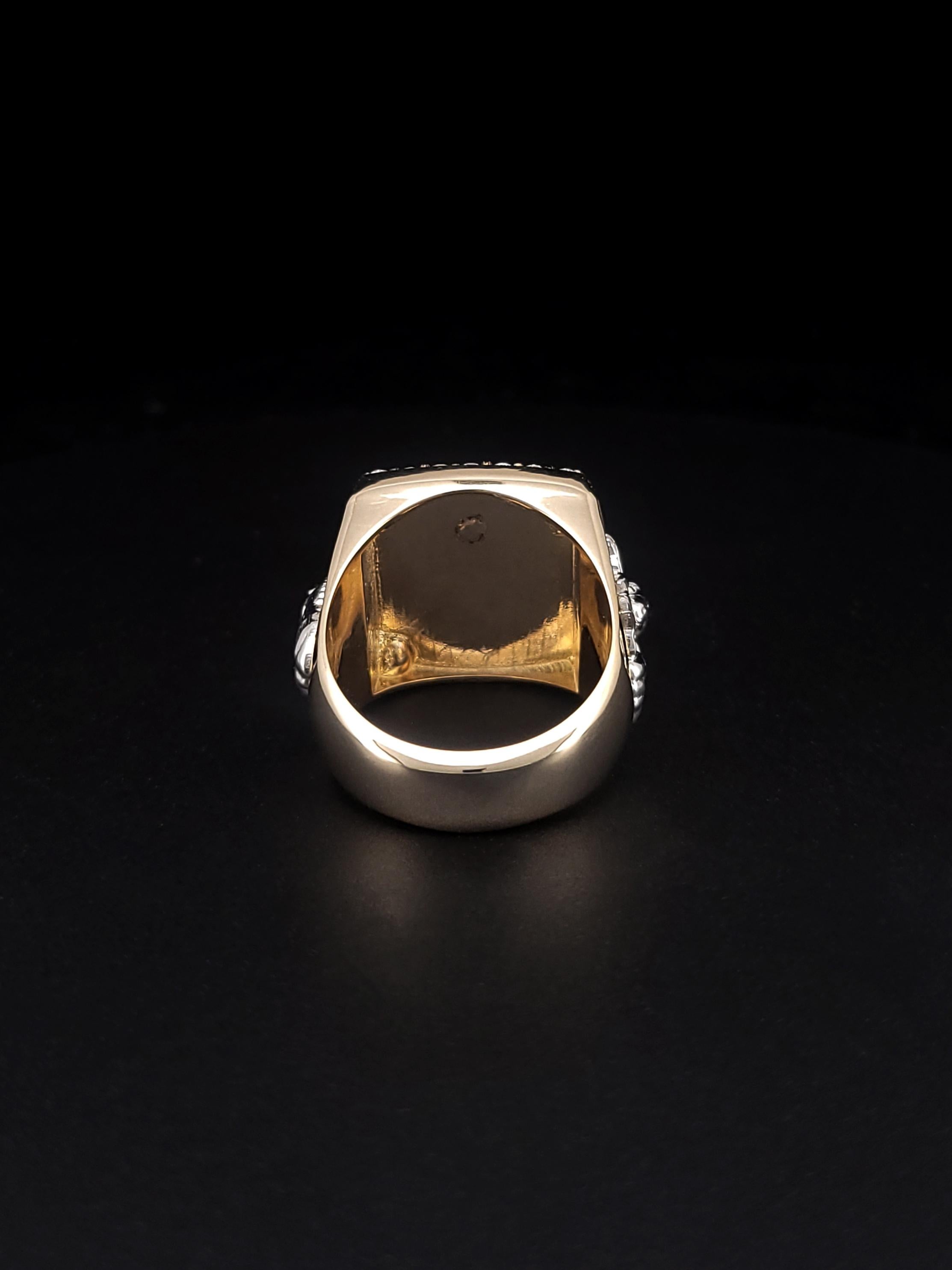 Uomo Anello Cavallo su misura in oro bicolore 14k e diamanti VS E-F in vendita