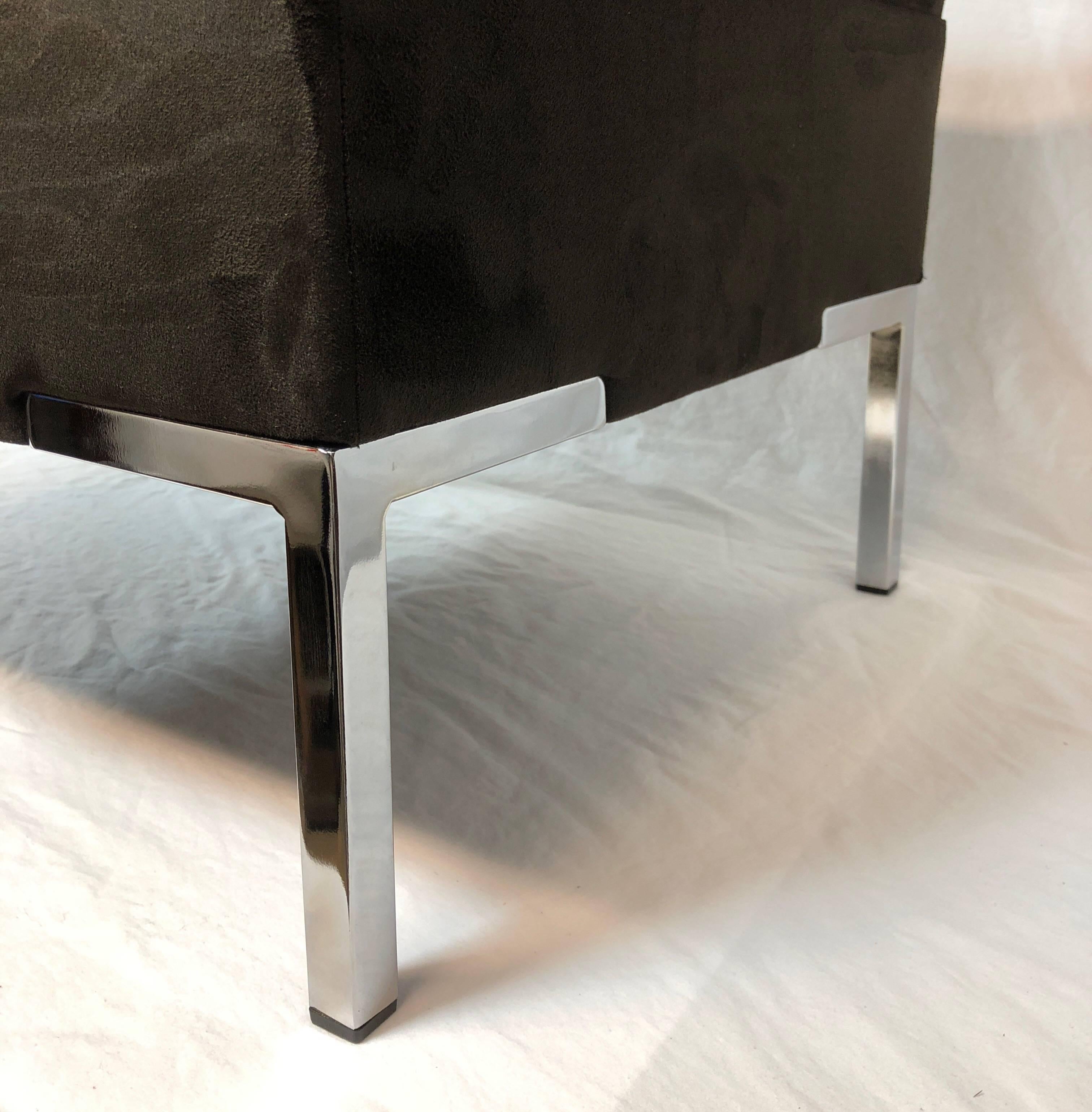 Panchina in velluto con gambe integrate su misura In condizioni ottime in vendita a New York, NY