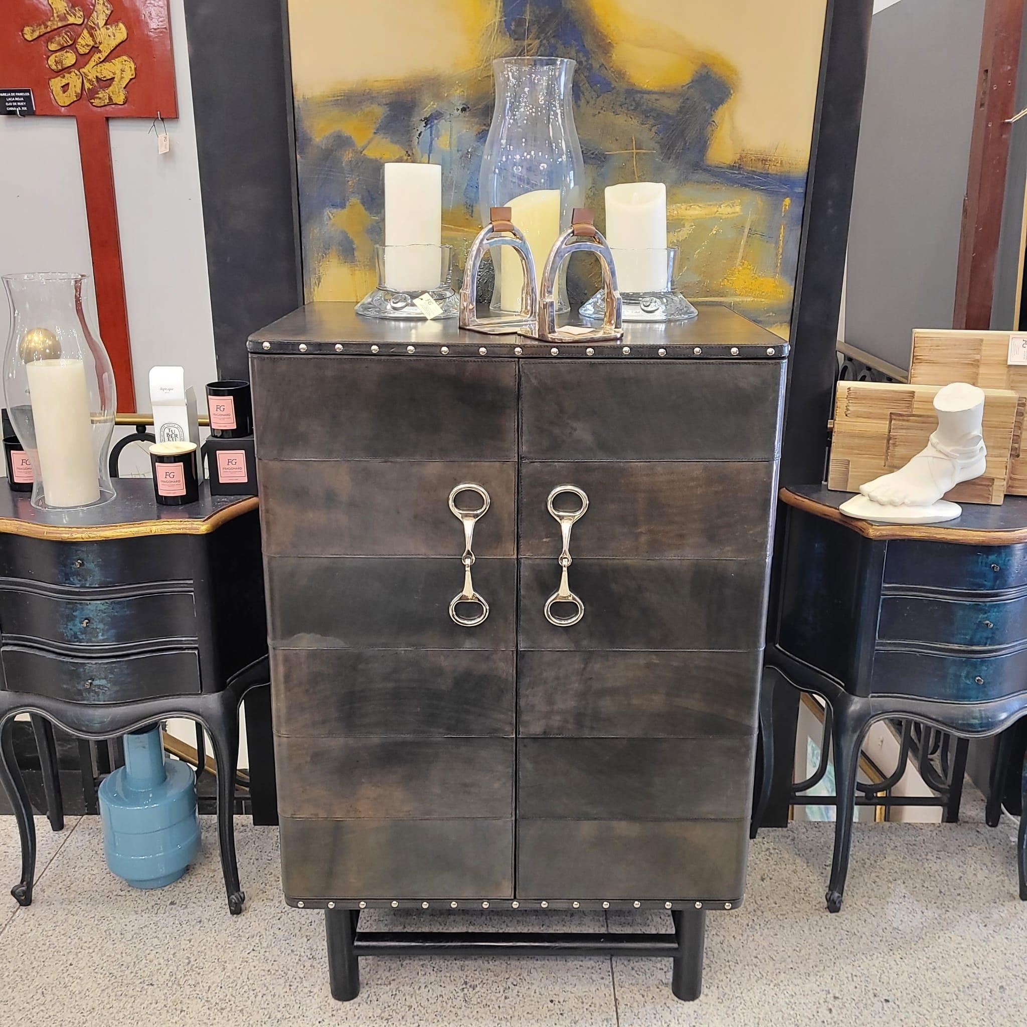 Fait main Meuble bar italien sur mesure en cuir poli et acier brun/gris en vente