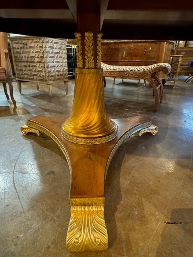 20ième siècle CUSTOM MADE - Guéridon en noyer marqueté italien, fait sur mesure en vente