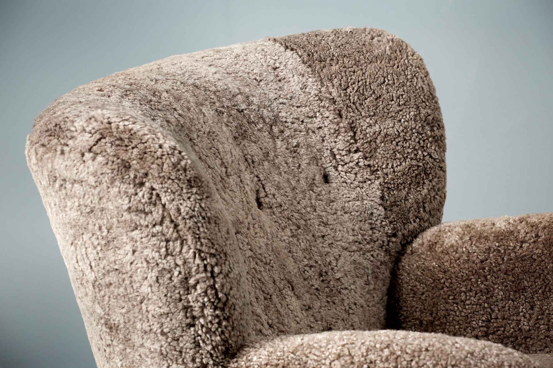 Chaise longue Karu en peau de mouton faite sur-mesure en vente 1