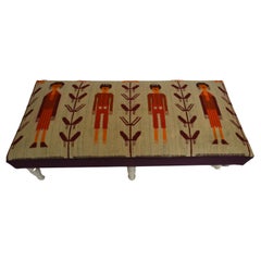 Grand banc fait sur mesure tapissé d'un tapis turc vintage