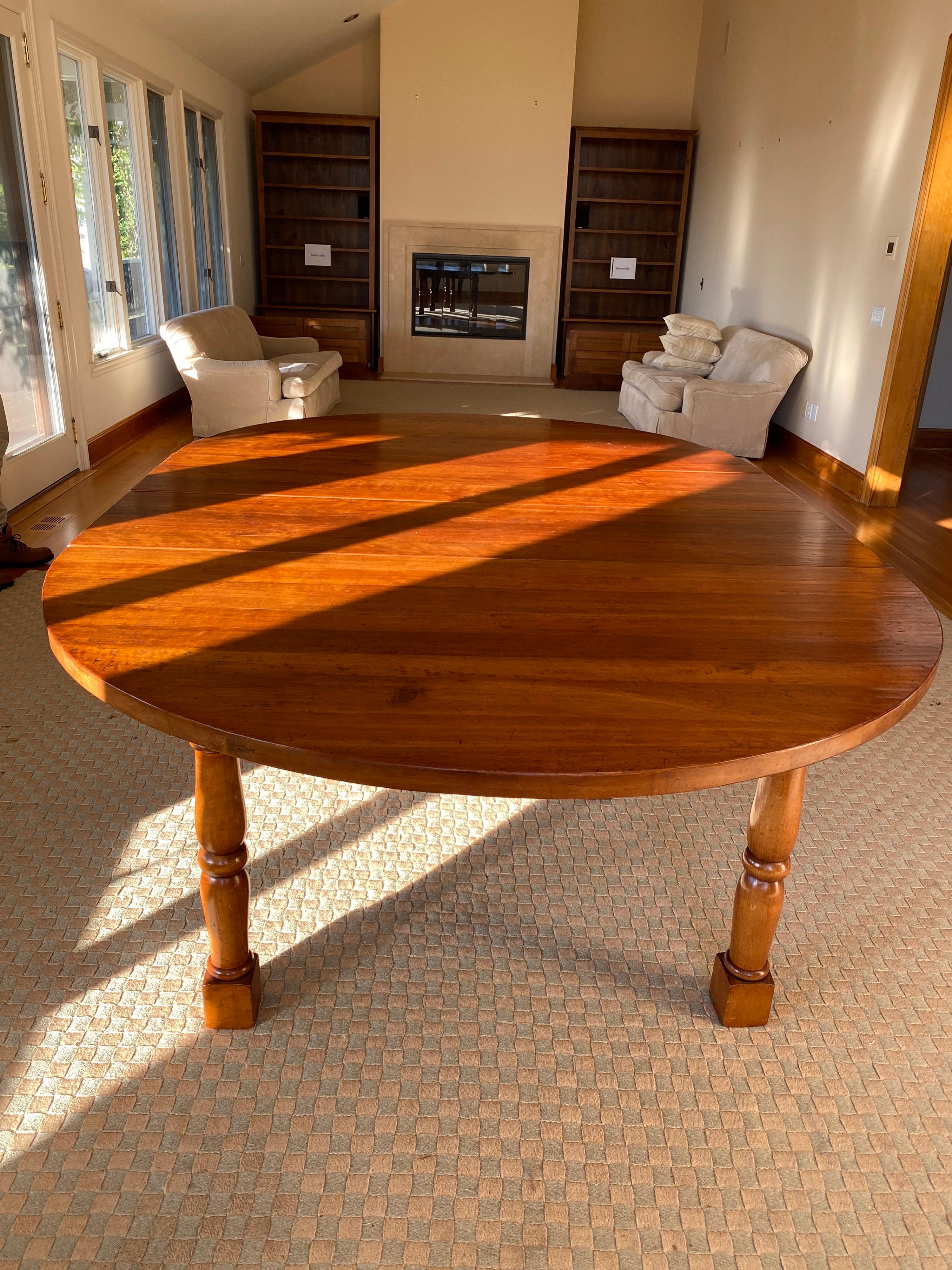 Custom-Made Large Pine Dining Table, Made in England In Good Condition In Southampton, NY