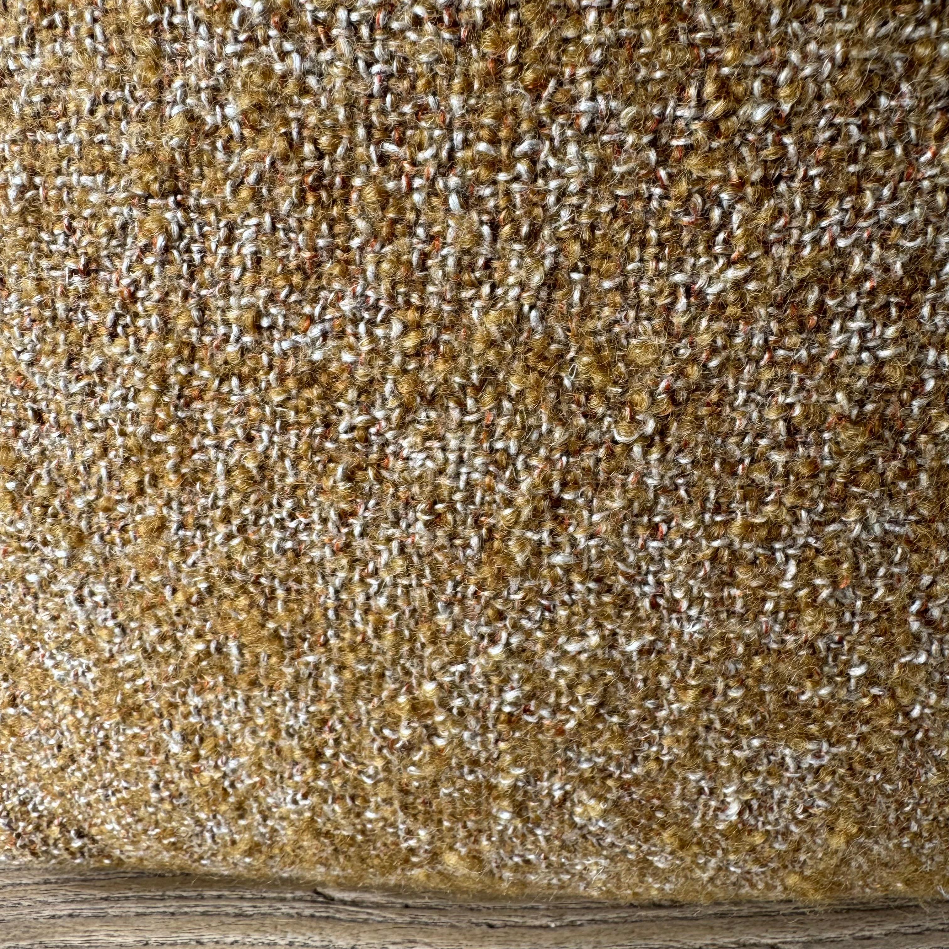 Coussin en lin et laine mélangés sur mesure avec insert de plumes de duvet Neuf - En vente à Brea, CA