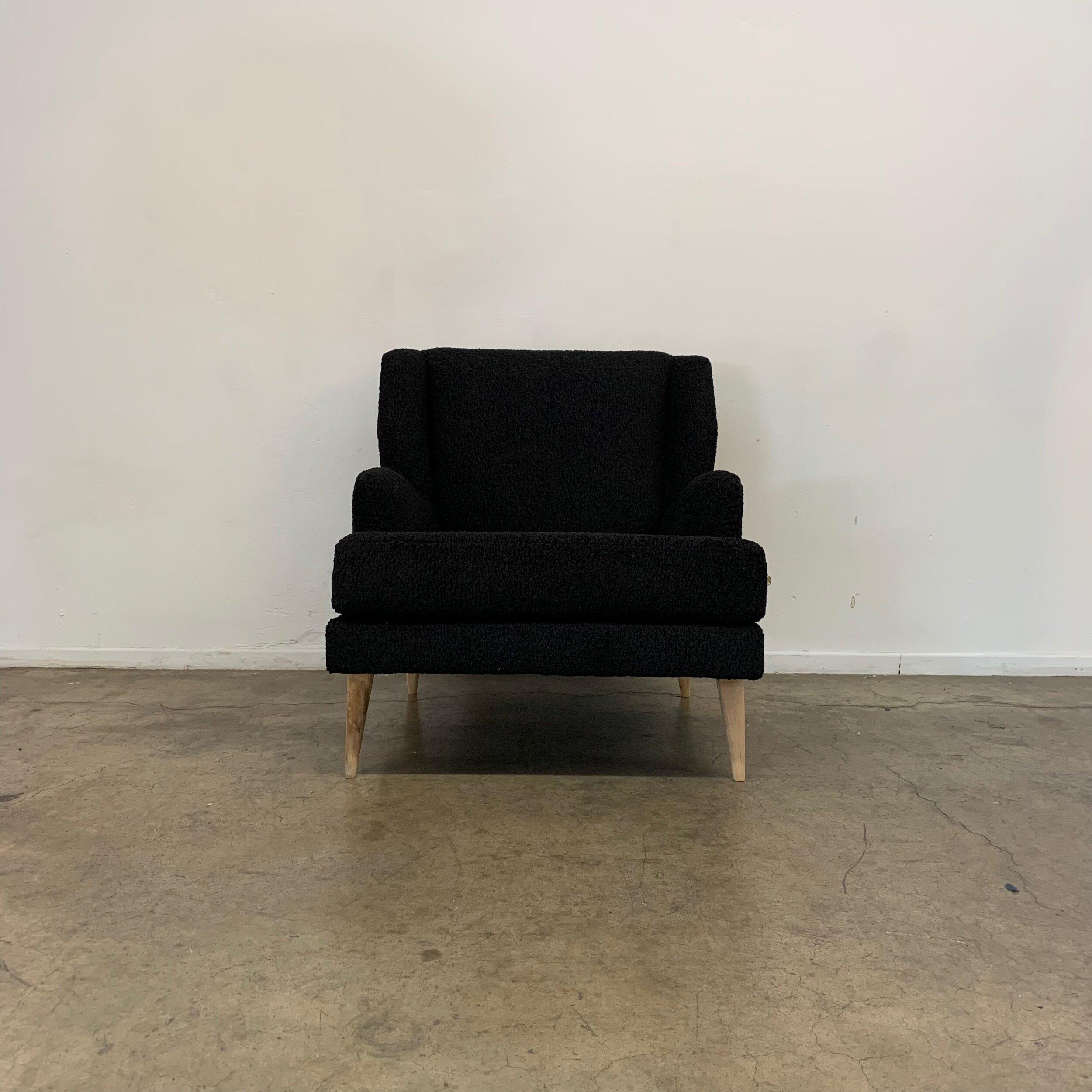 CUSTOM MADE Lounge Chair aus schwarzem Sherpa (Moderne der Mitte des Jahrhunderts) im Angebot