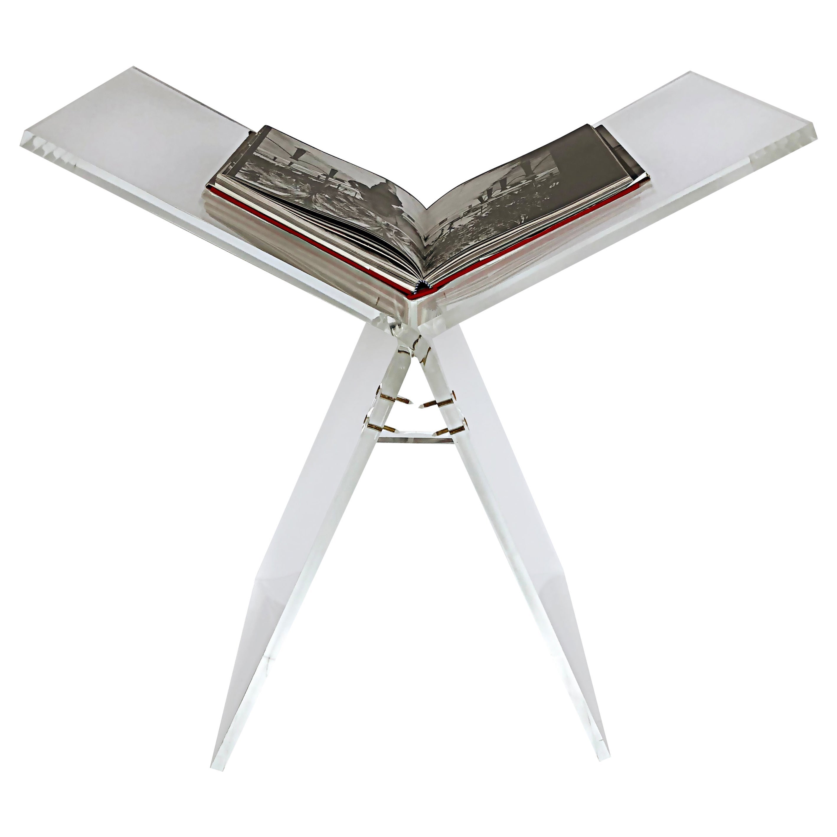 Porta libri da tavolo sovradimensionato in lucite su misura per Taschen Sumos