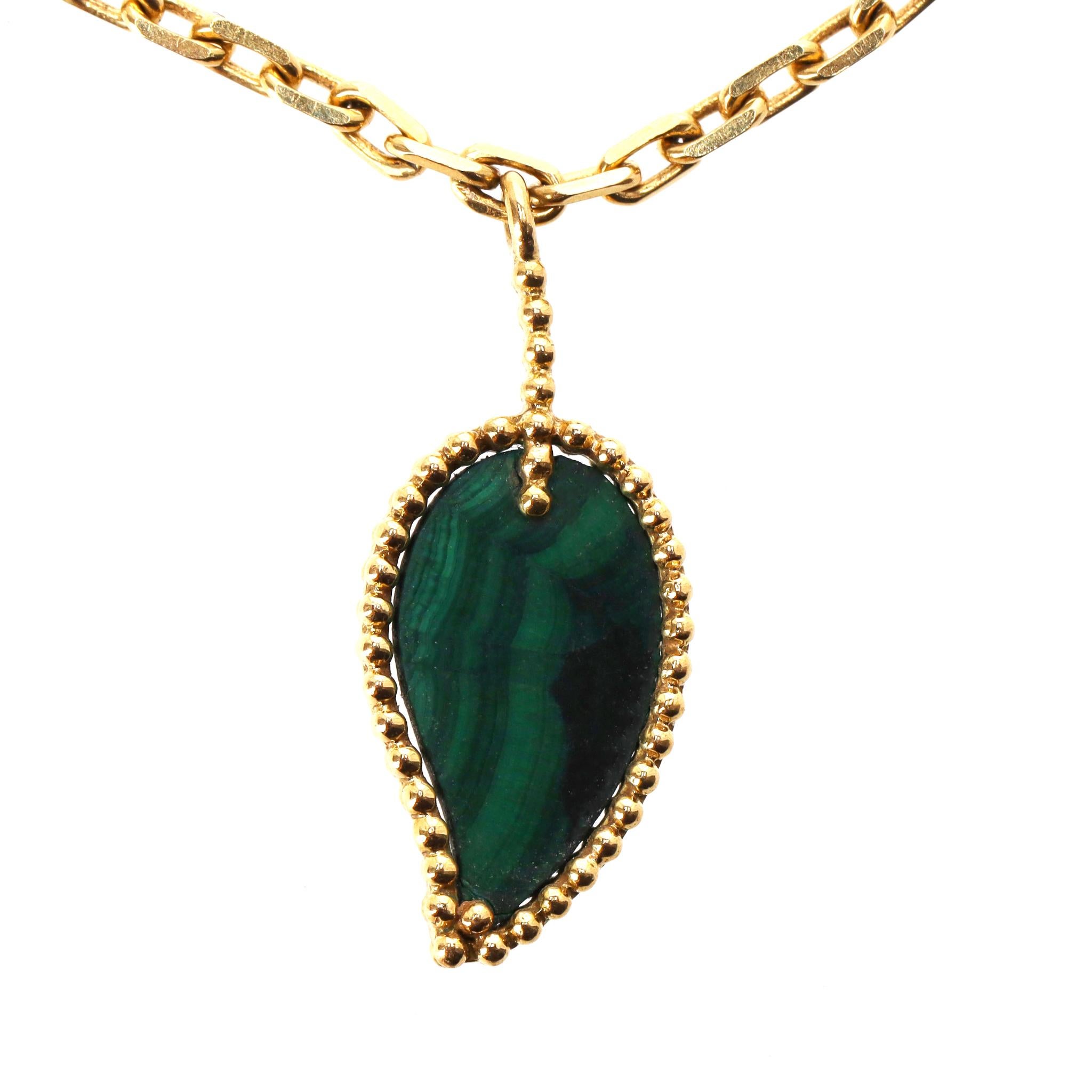 Custom Made Lucky Alhambra Style 12 Motif Necklace in 18K Yellow Gold In Excellent Condition For Sale In London, GB