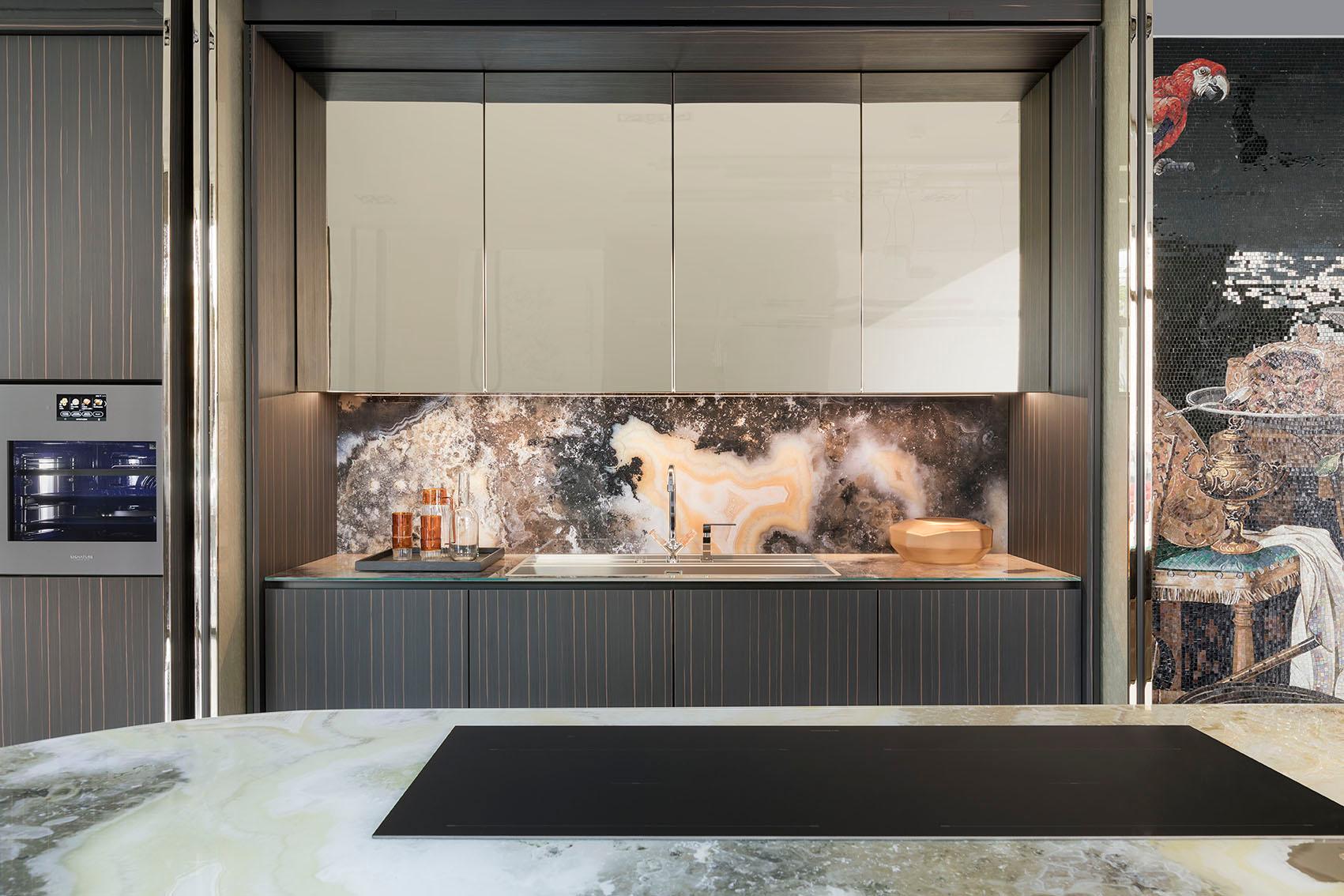 Cucina di lusso su misura Artigianato su misura Design unico e su misura in vendita 4