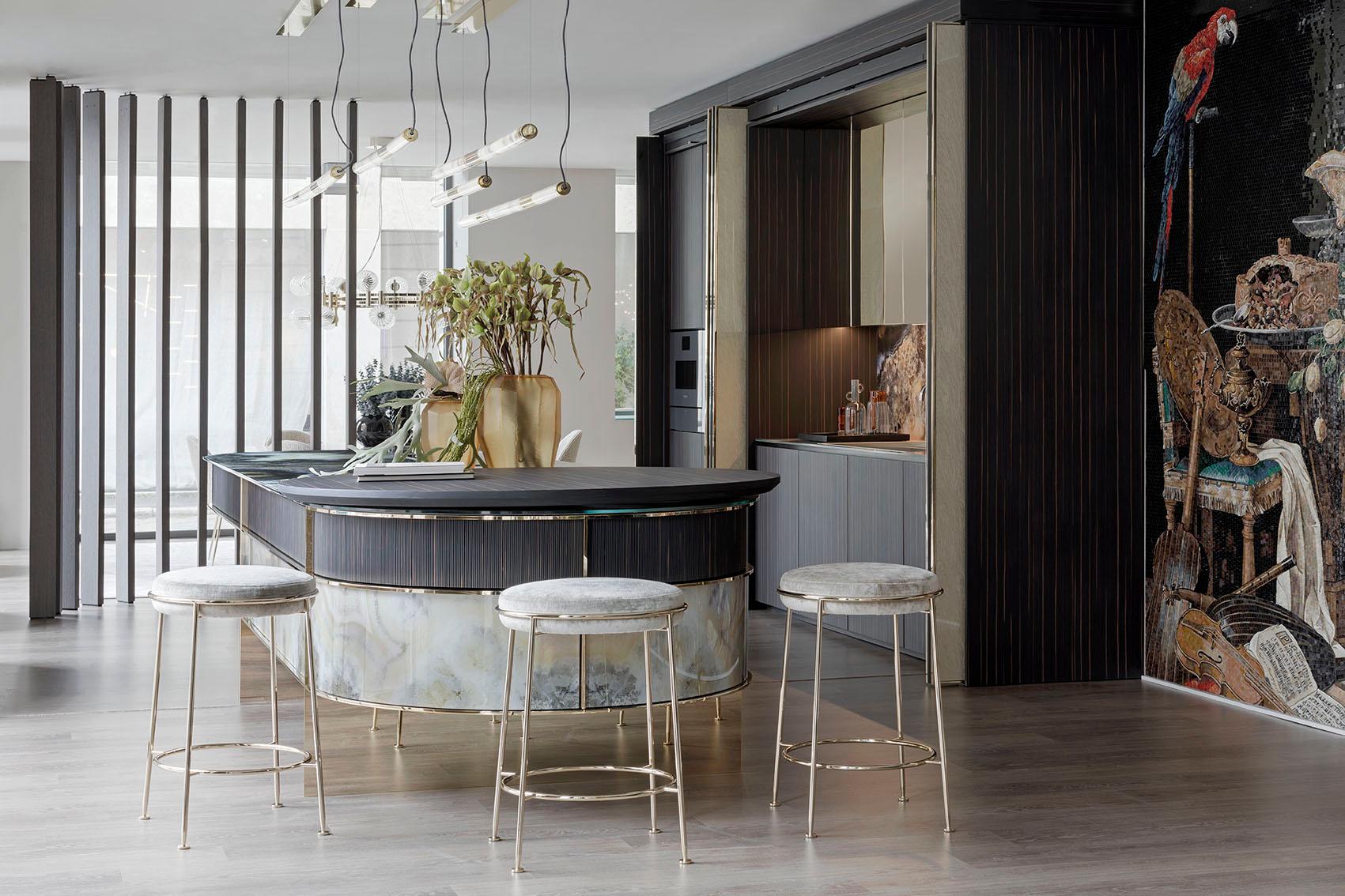 Cucina di lusso su misura Artigianato su misura Design unico e su misura in vendita 1