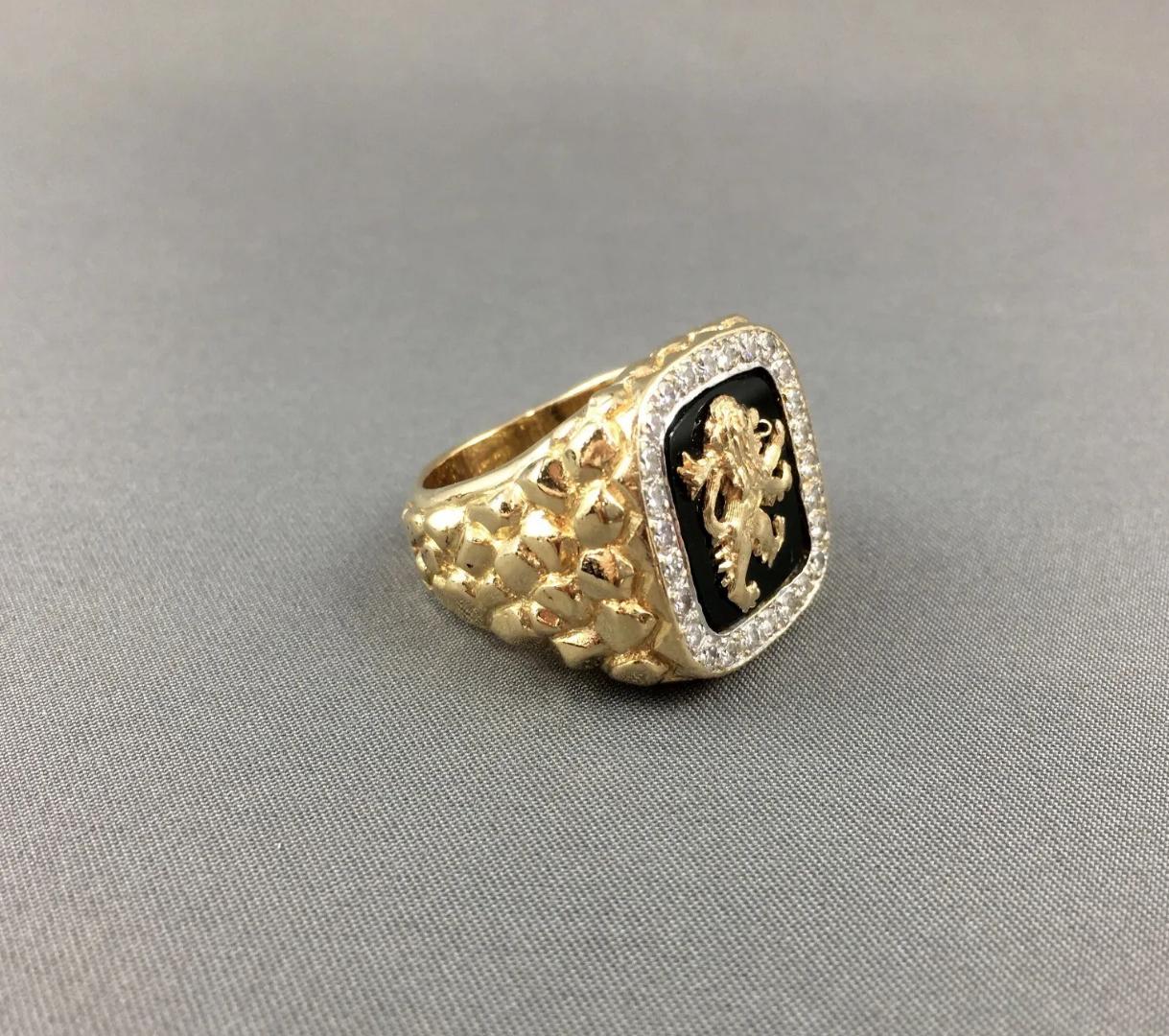 Modern Custom Made Men's Lion's Crest Diamond 14K Gold/White Nugget & Onyx Signet Ring For Sale