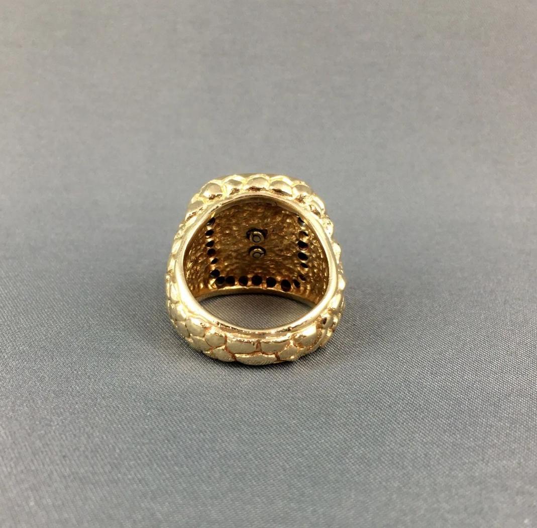 Custom Made Men's Lion's Crest Diamond 14K Gold/White Nugget & Onyx Signet Ring In New Condition For Sale In Laguna Beach, CA