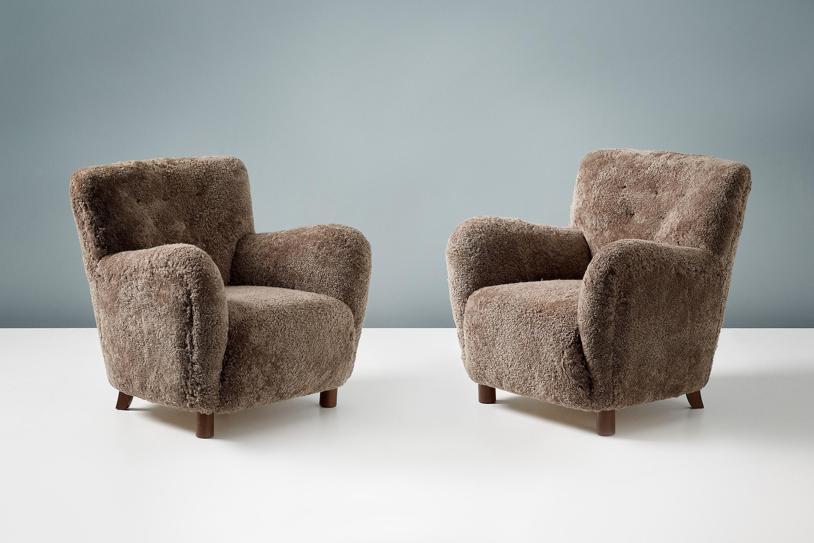 CUSTOM MADE Modell 54 Schafsfell-Lounge-Stühle im Zustand „Neu“ im Angebot in London, England