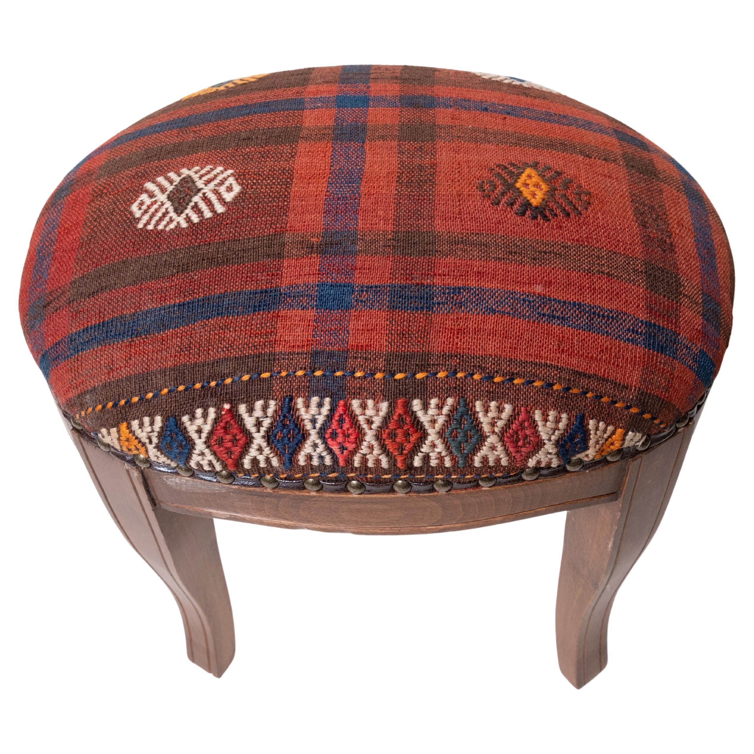 What is kilim pouf?