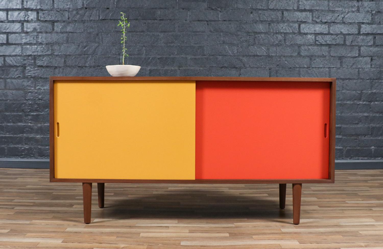 Custom Made Multi-Color Lacquered Credenza by Danish Modern LA

Designer
Danish Modern LA

Manufacturer
Danish Modern LA