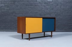 Credenza in noce e laccata multicolore su misura di Danish Modern LA