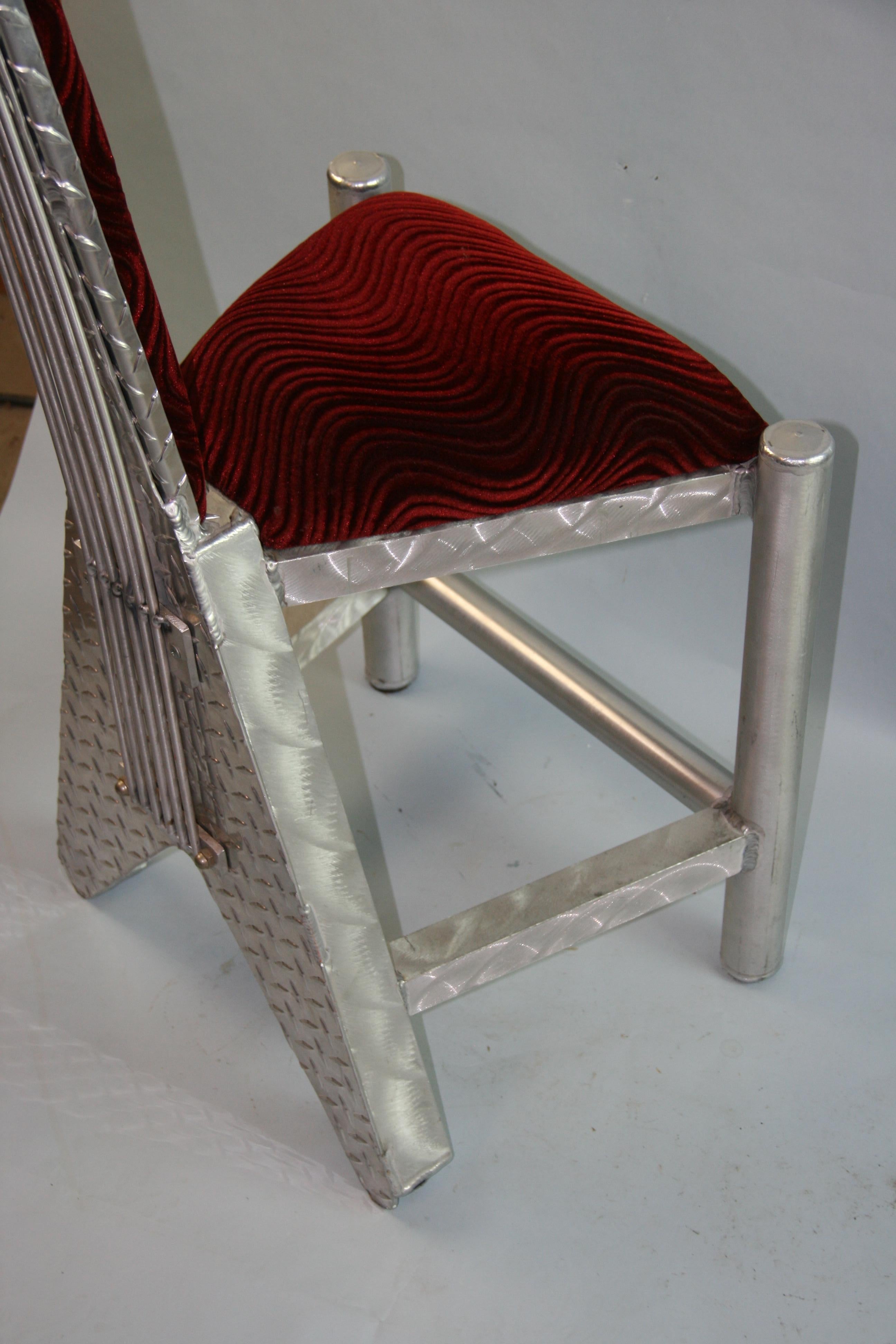 CUSTOM MADE Einzigartiger Gitarrenstuhl aus Aluminium im Zustand „Gut“ in Douglas Manor, NY