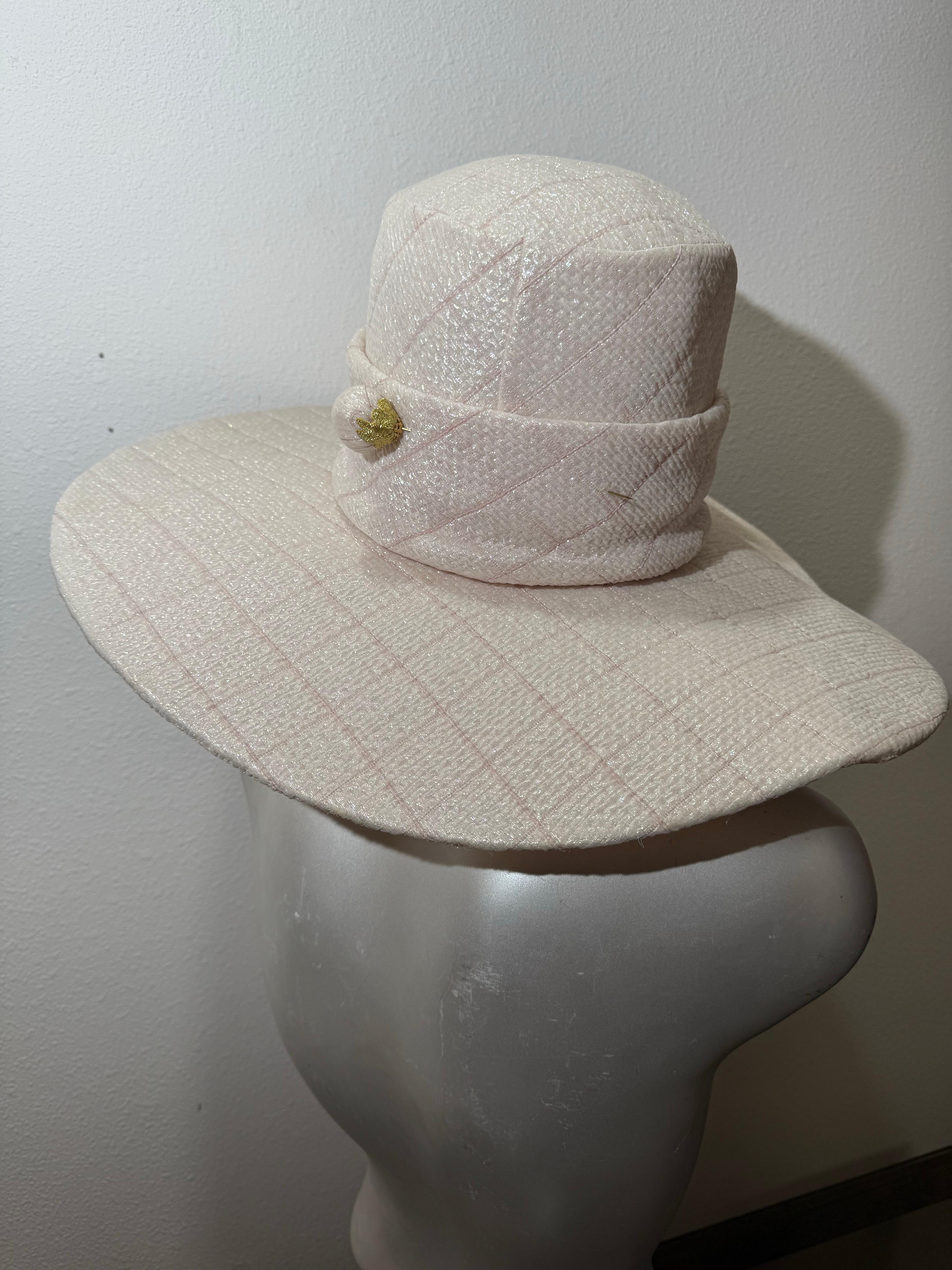 CUSTOM MADE Opalescent Tweed Wide Brimmed Quilted Chanel Fabric Fedora w Camelia im Angebot 3