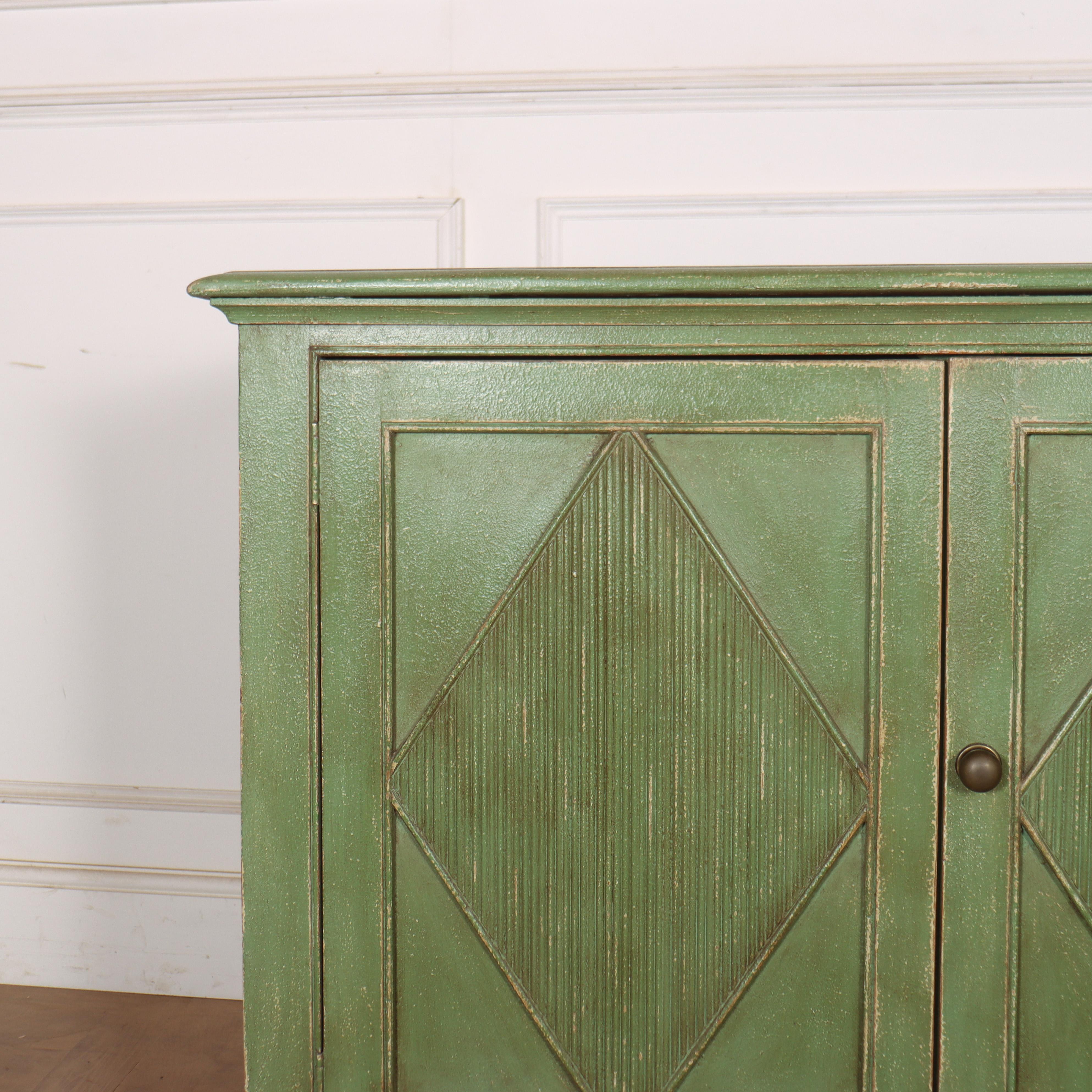 Custom made two door buffet with reeded diamond panels. 


Code: 9136

Dimensions:
W: 46