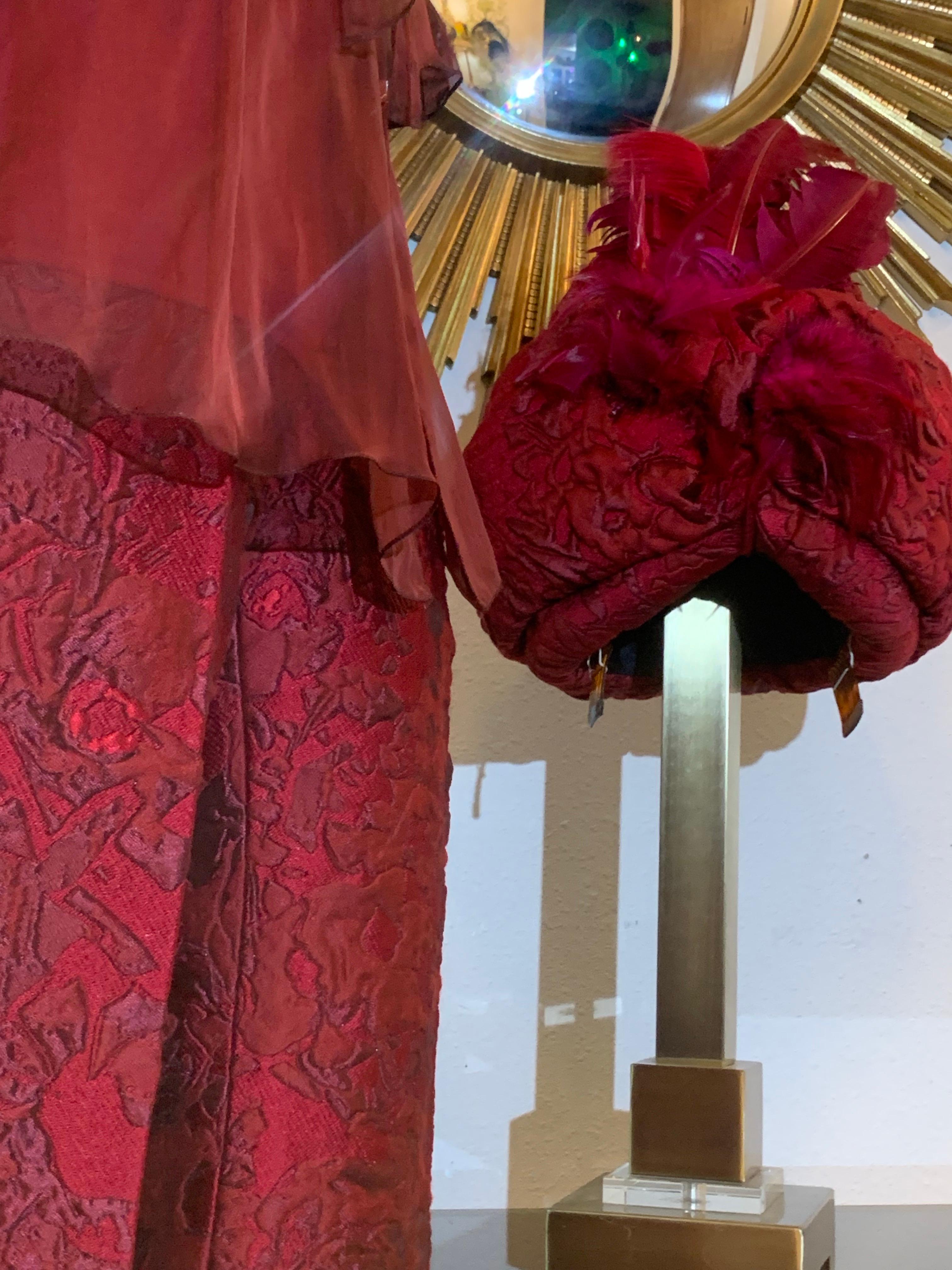 Ensemble pantalone - camicetta - turbante su misura in broccato di seta e chiffon scarlatto in vendita 14