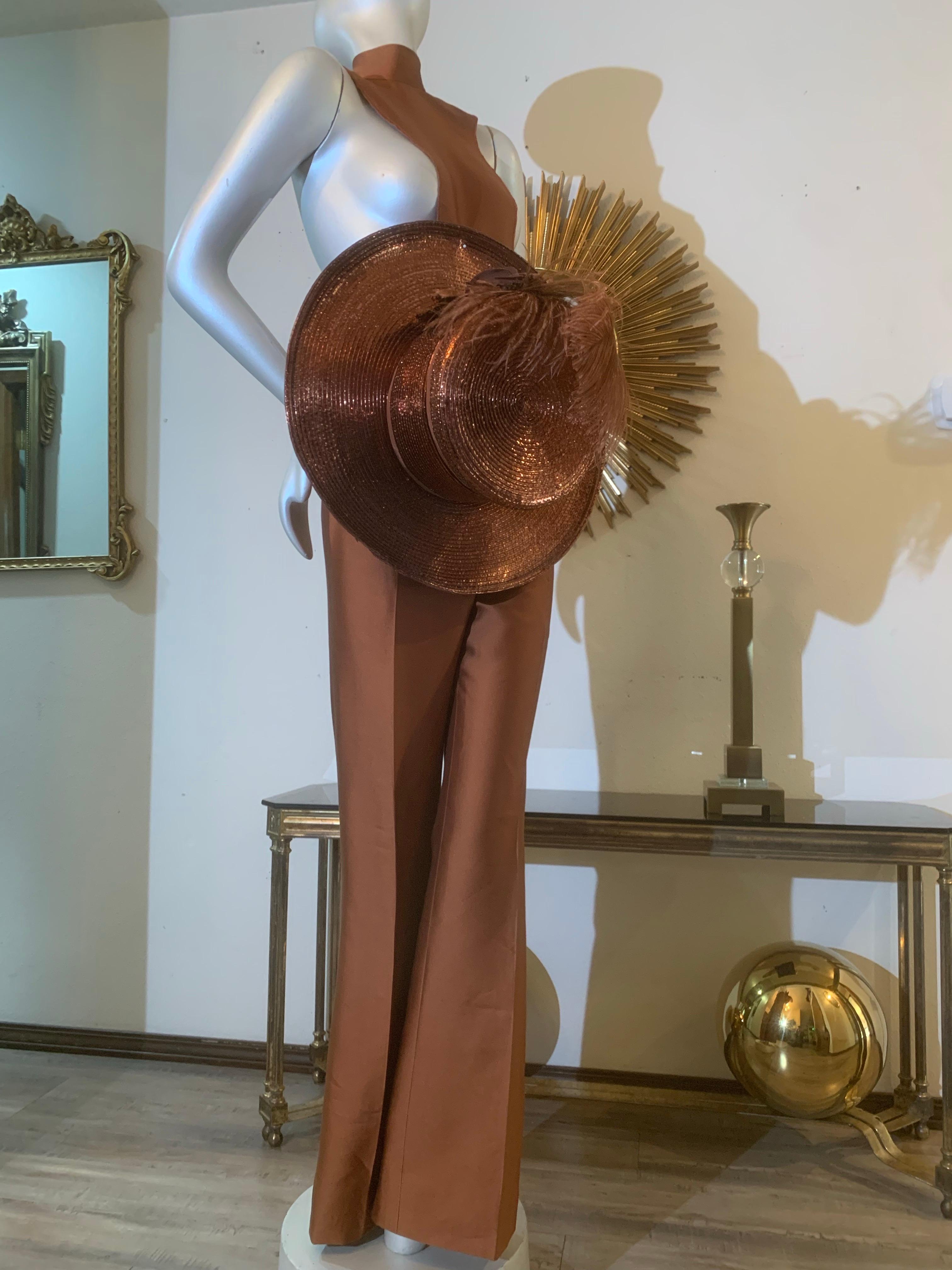 Cappello a pantalone e ensemble Dickey su misura in lussuosa seta e paglia color bronzo in vendita 6