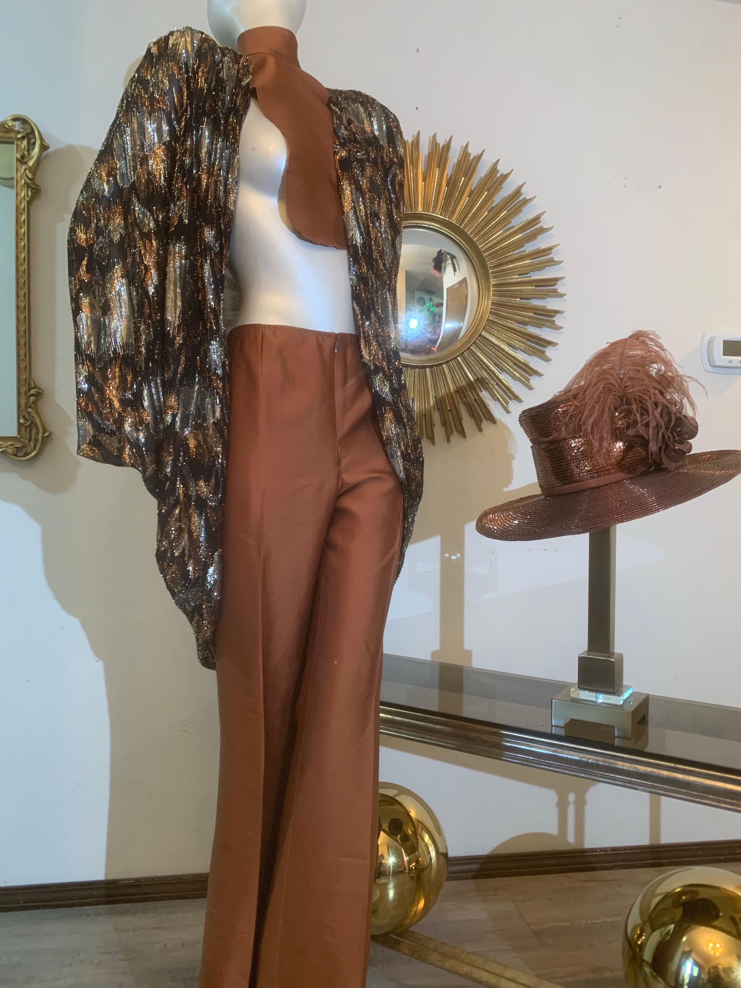Cappello a pantalone e ensemble Dickey su misura in lussuosa seta e paglia color bronzo in vendita 11