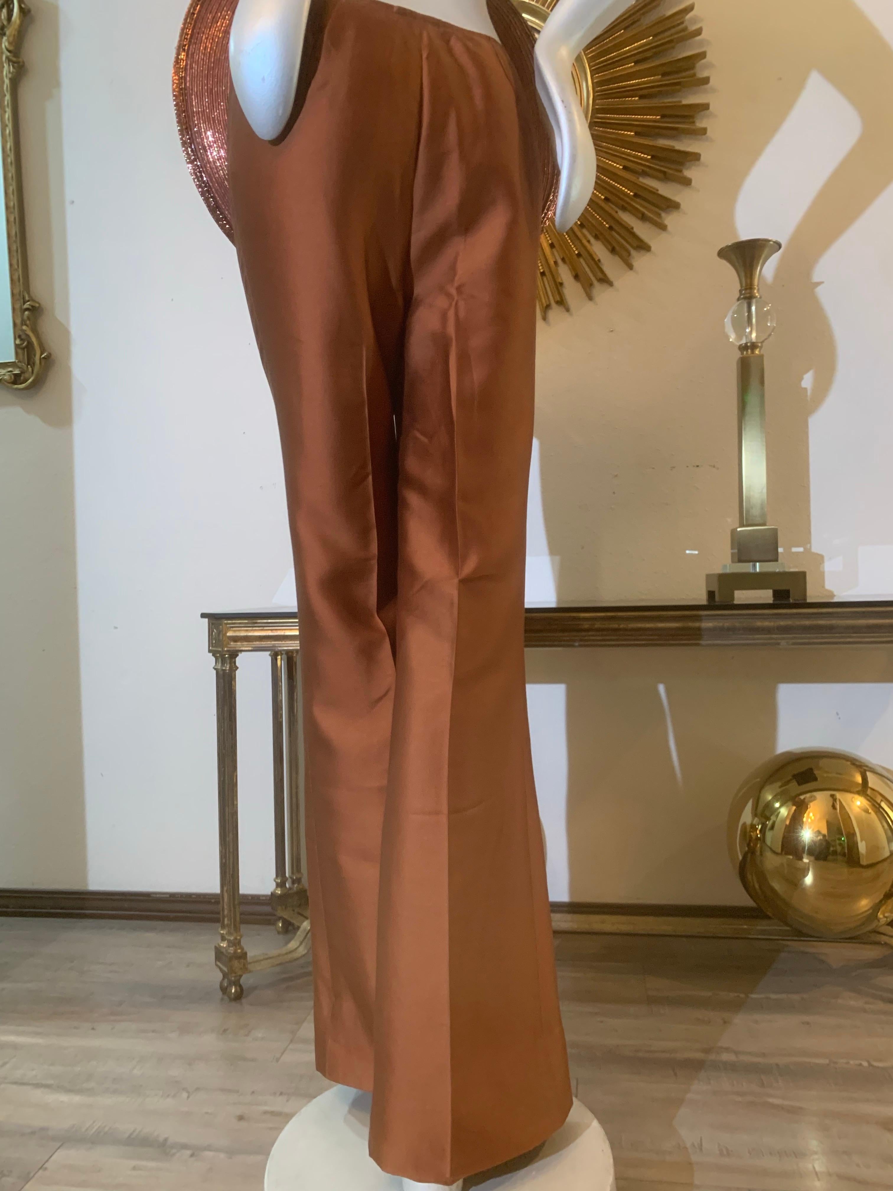Donna Cappello a pantalone e ensemble Dickey su misura in lussuosa seta e paglia color bronzo in vendita