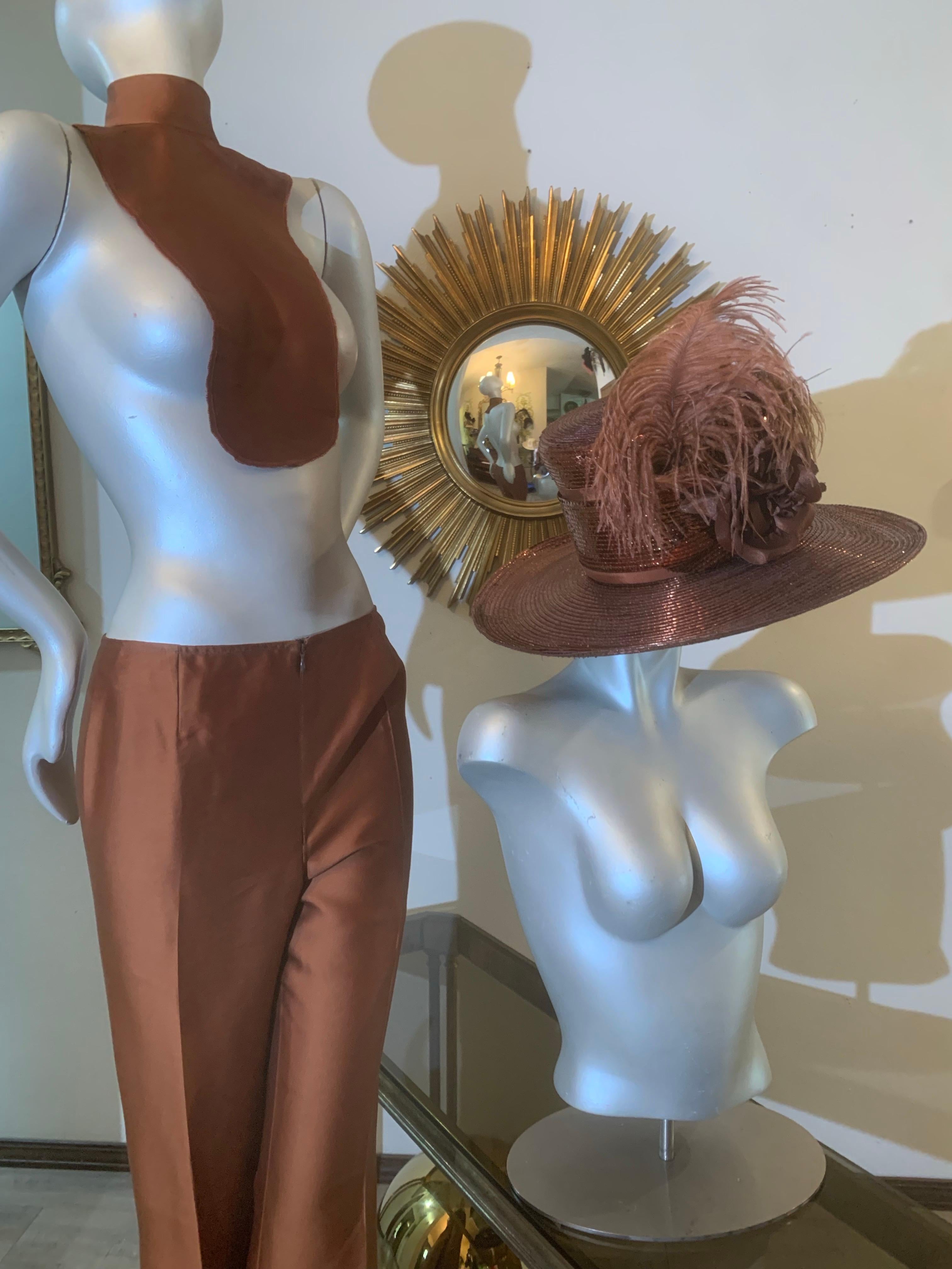 Cappello a pantalone e ensemble Dickey su misura in lussuosa seta e paglia color bronzo in vendita 3