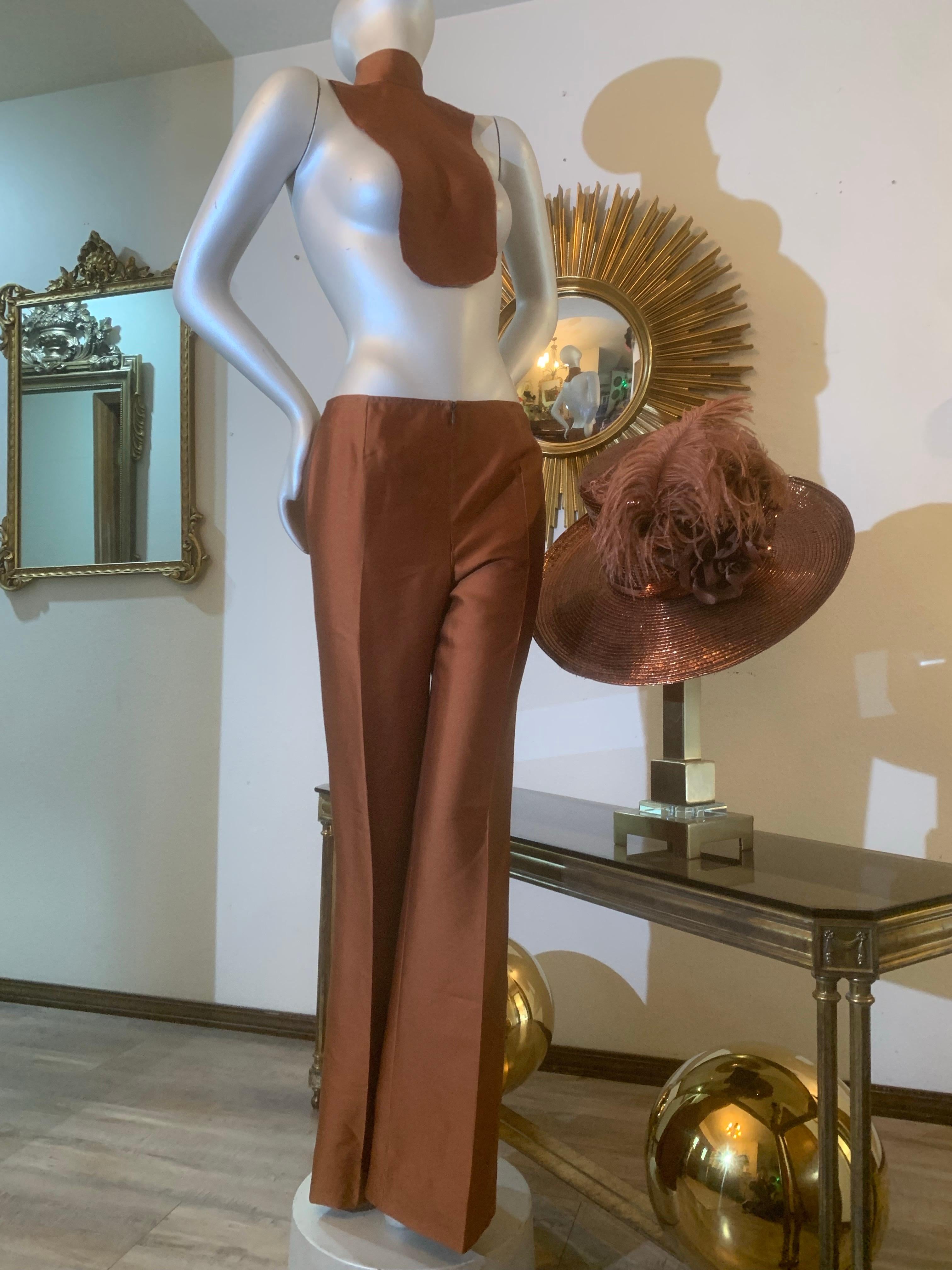 Cappello a pantalone e ensemble Dickey su misura in lussuosa seta e paglia color bronzo in vendita 4