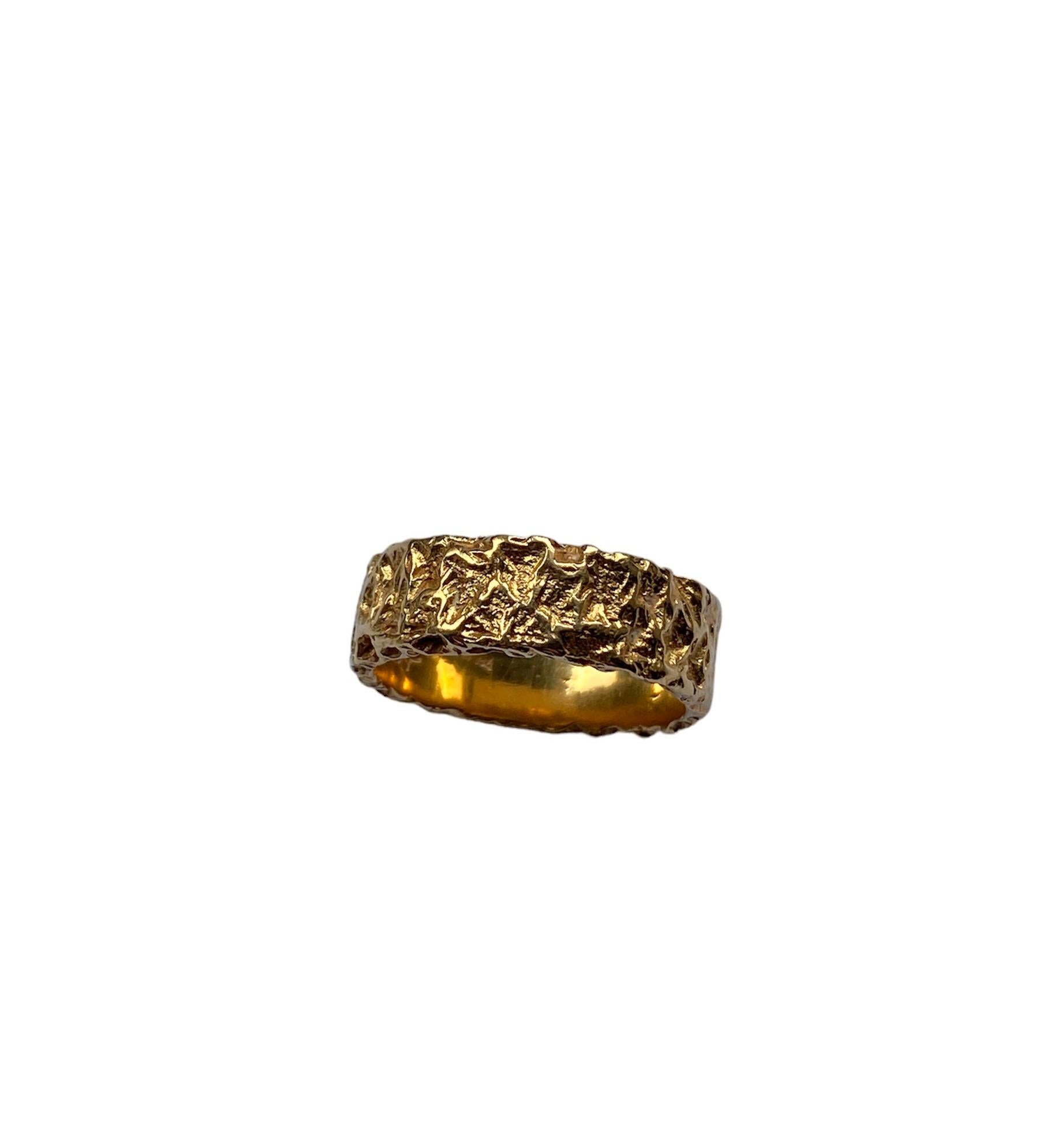 Bague de fiançailles unisexe personnalisée en or jaune 18 carats, fabriquée à la main en vente 1