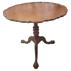 Custom Made Philadelphia Fruitwood Pie Crust Tilt Top Table, Circa 1940s
