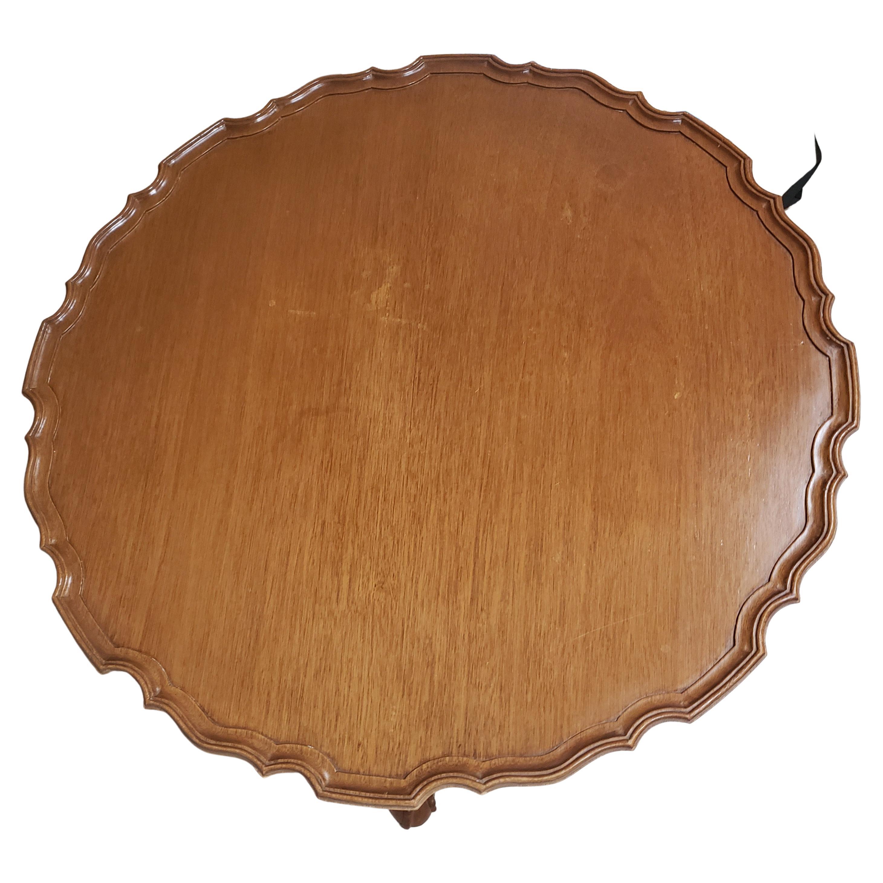 Custom Made Philadelphia Fruitwood Pie Crust Tilt Top Table, Circa 1940s In Good Condition For Sale In Germantown, MD