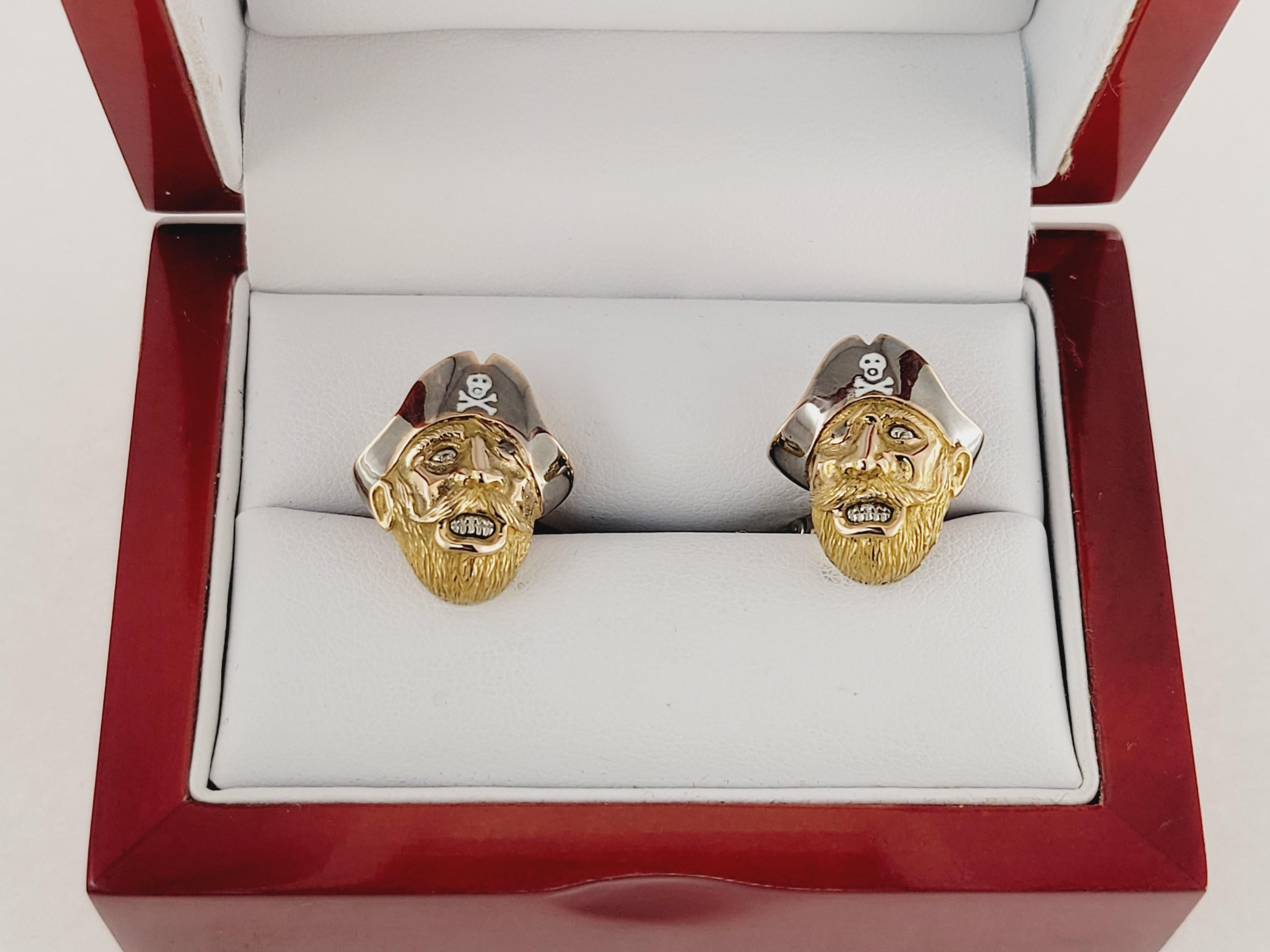 Custom made Pirates Cufflinks
Gender Men 
Condition Never worn
Material 18K Yellow Gold
Pirate dimension 18.7x16.2mm
Eyes & Teeth Platinum
Scull hot enamel 
Weight 19.2gr
Comes with box