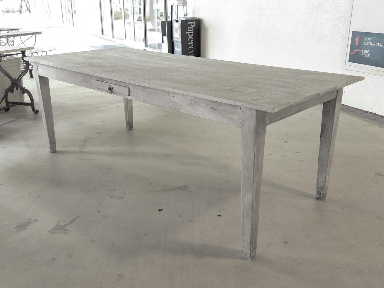 Tavolo da fattoria con piano in legno su misura e finitura verniciata in vendita 4