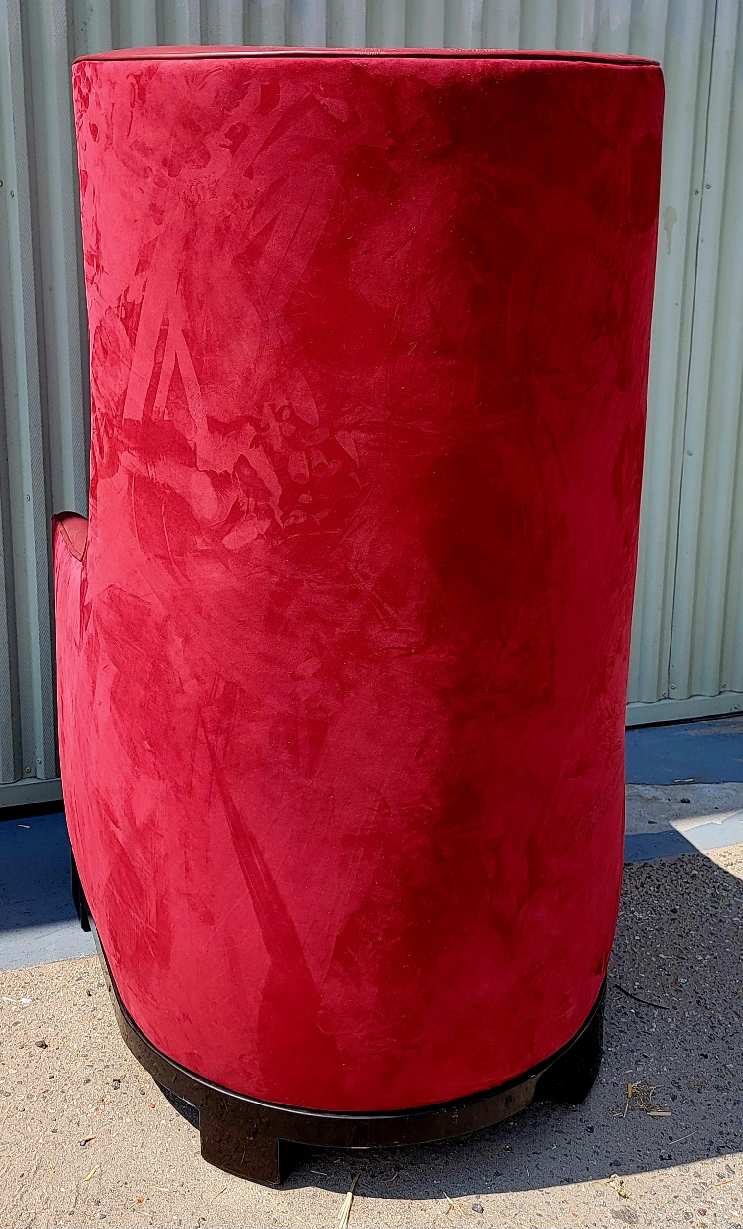 Américain CUSTOM MADE Fauteuil en cuir rouge sur mesure en vente