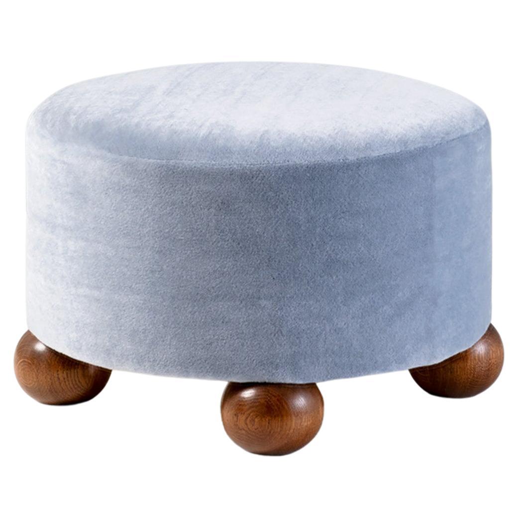 Pouf rond en velours mohair fait sur mesure avec pieds en boule de chêne