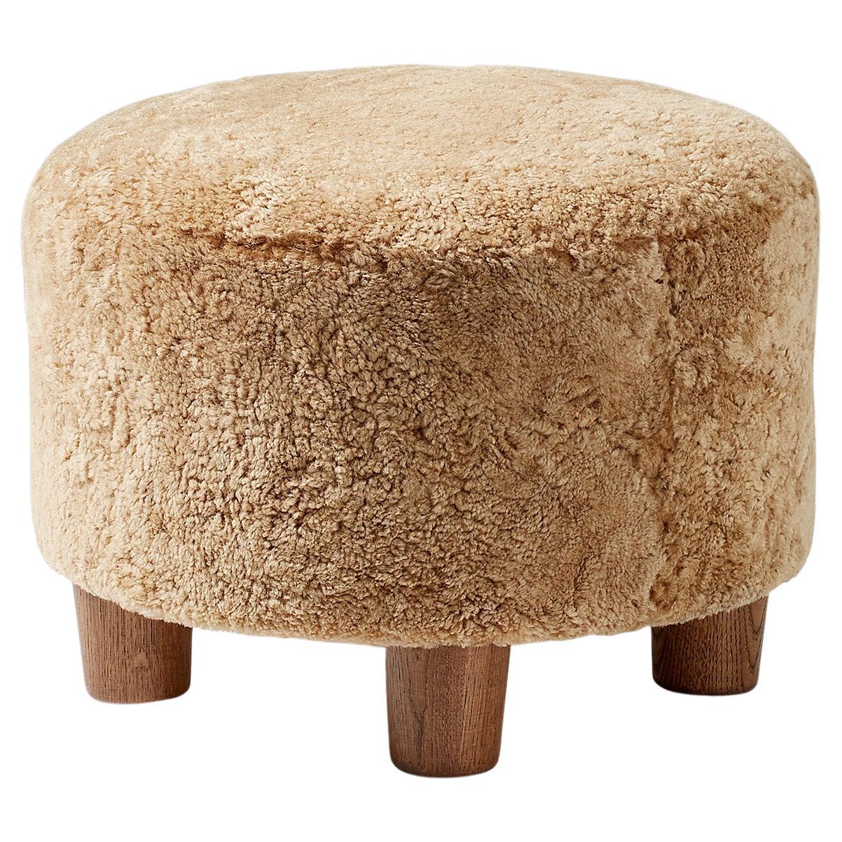 Pouf rotondo in pelle di pecora su misura con piedini a cono Oak