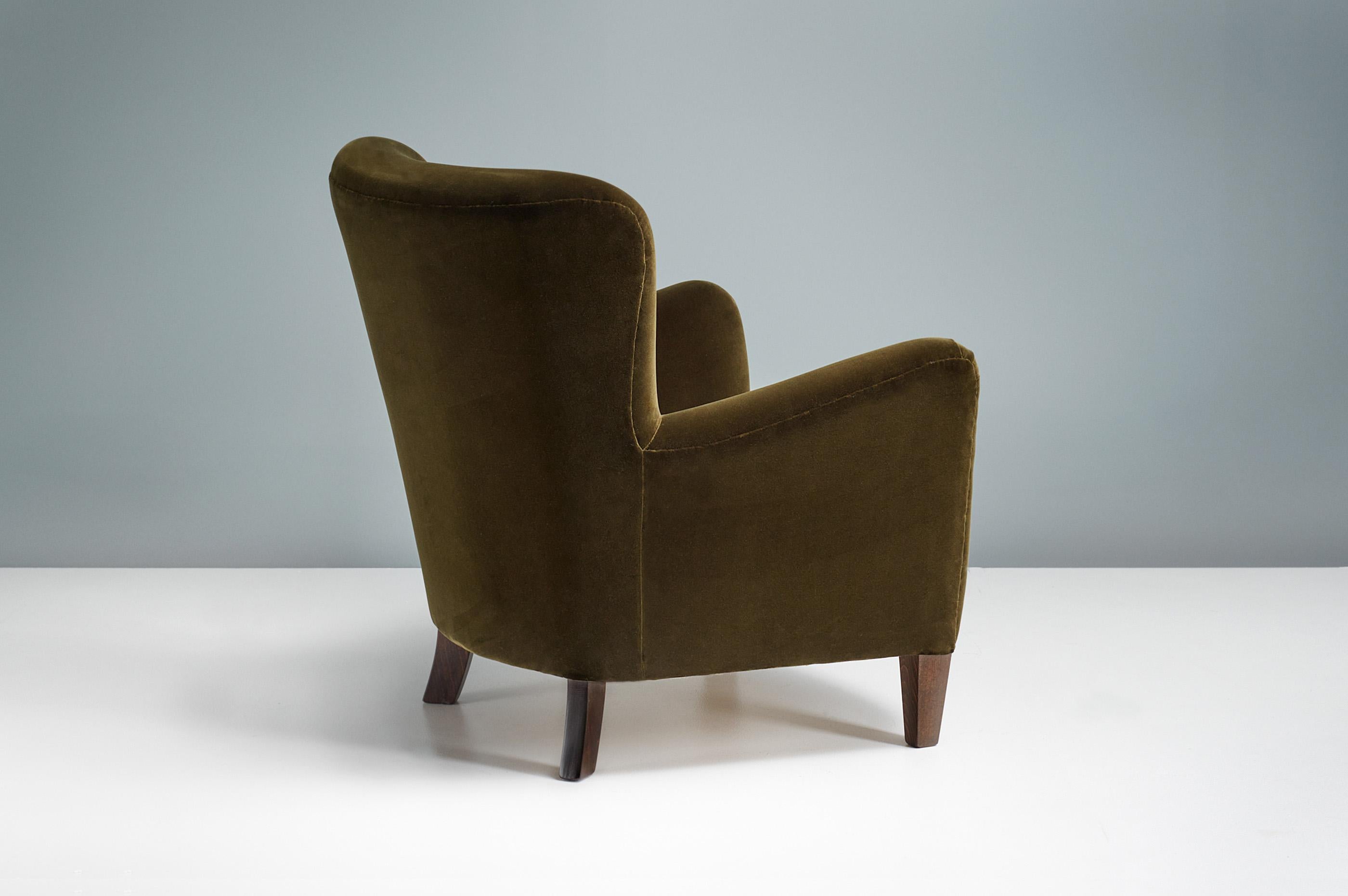 Wool Ryo Lounge Chair in Moss Green Velvet by Dagmar For Sale