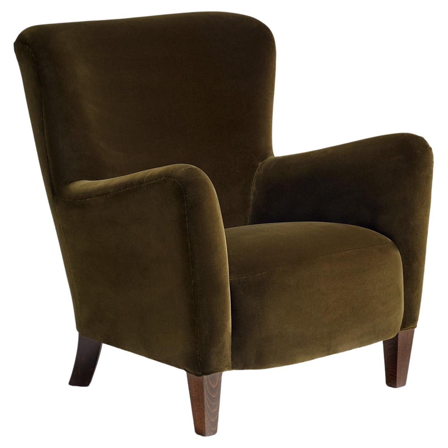 Ryo Lounge Chair in Moss Green Velvet by Dagmar For Sale