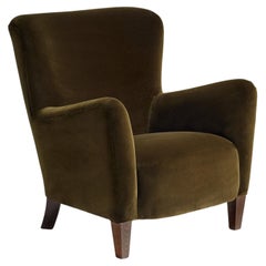 Ryo Lounge Chair in Moss Green Velvet by Dagmar