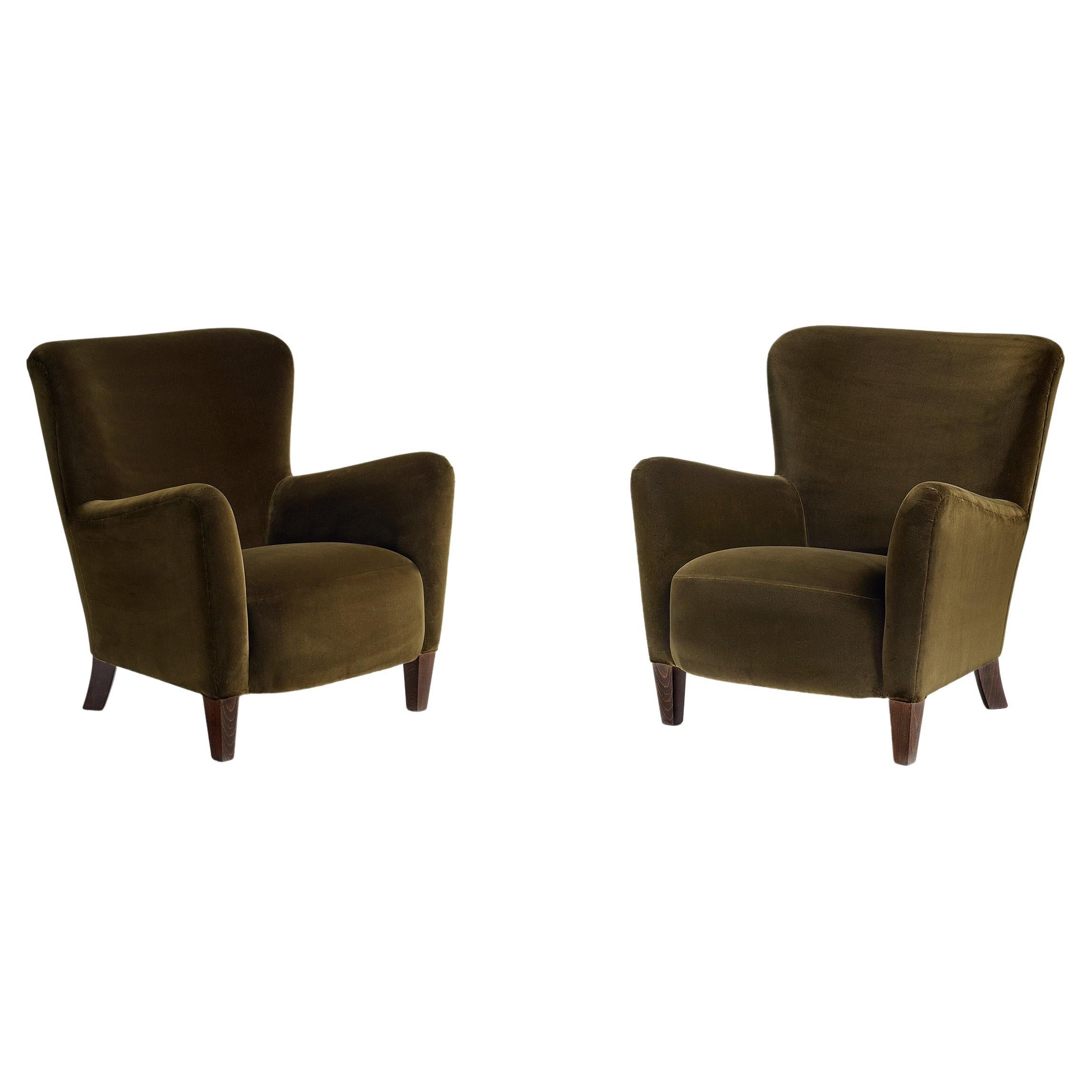 Ryo Lounge Chairs in Moss Green Velvet by Dagmar