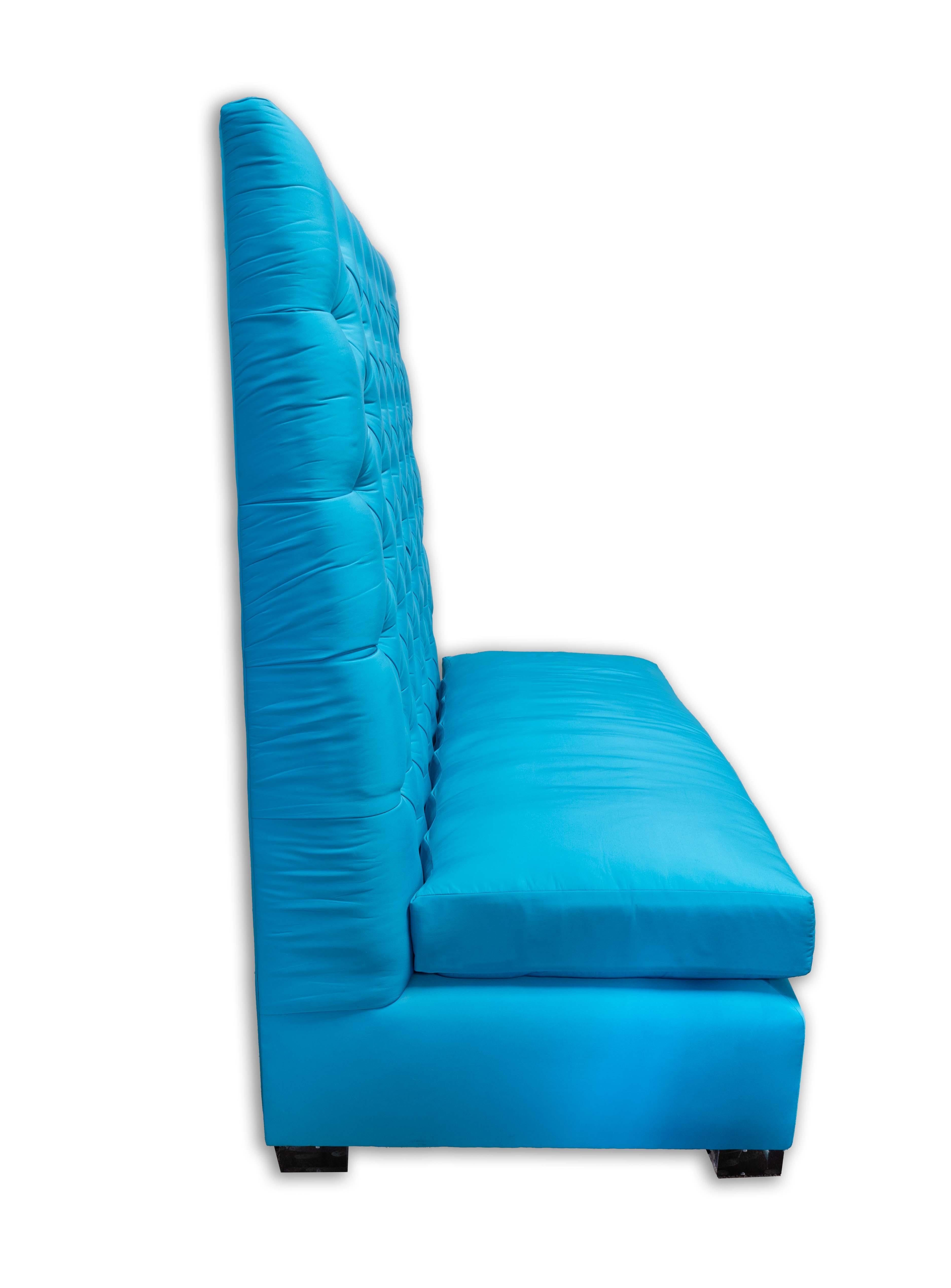 Custom Made S. Harris Fabric Tufted Banquette High back Loveseat Calypso Pattern In Good Condition For Sale In Keego Harbor, MI