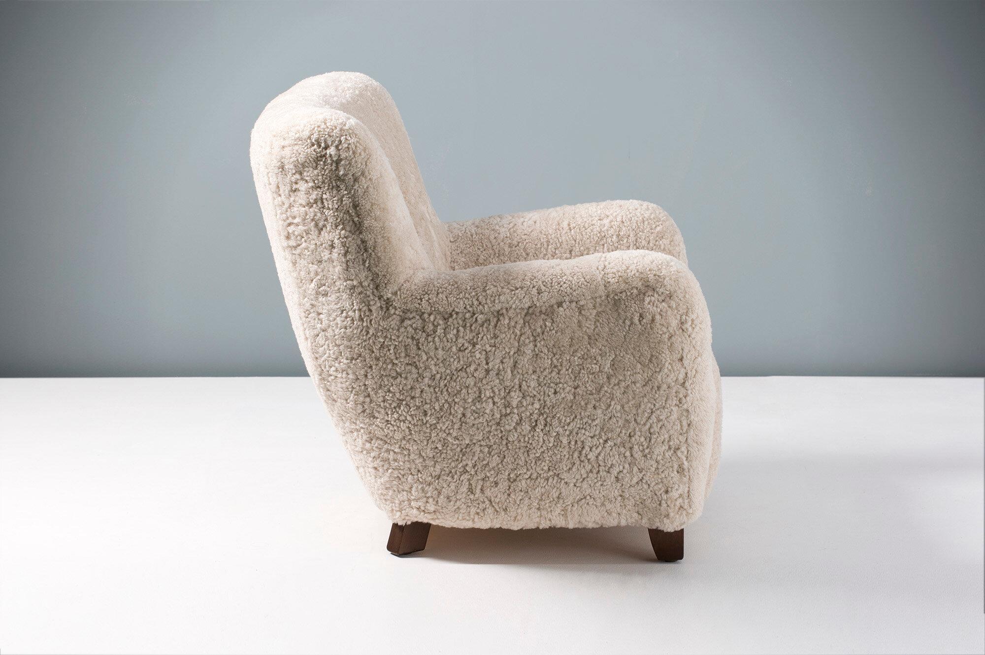 CUSTOM MADE Chaise longue en peau de mouton sur mesure en vente 1