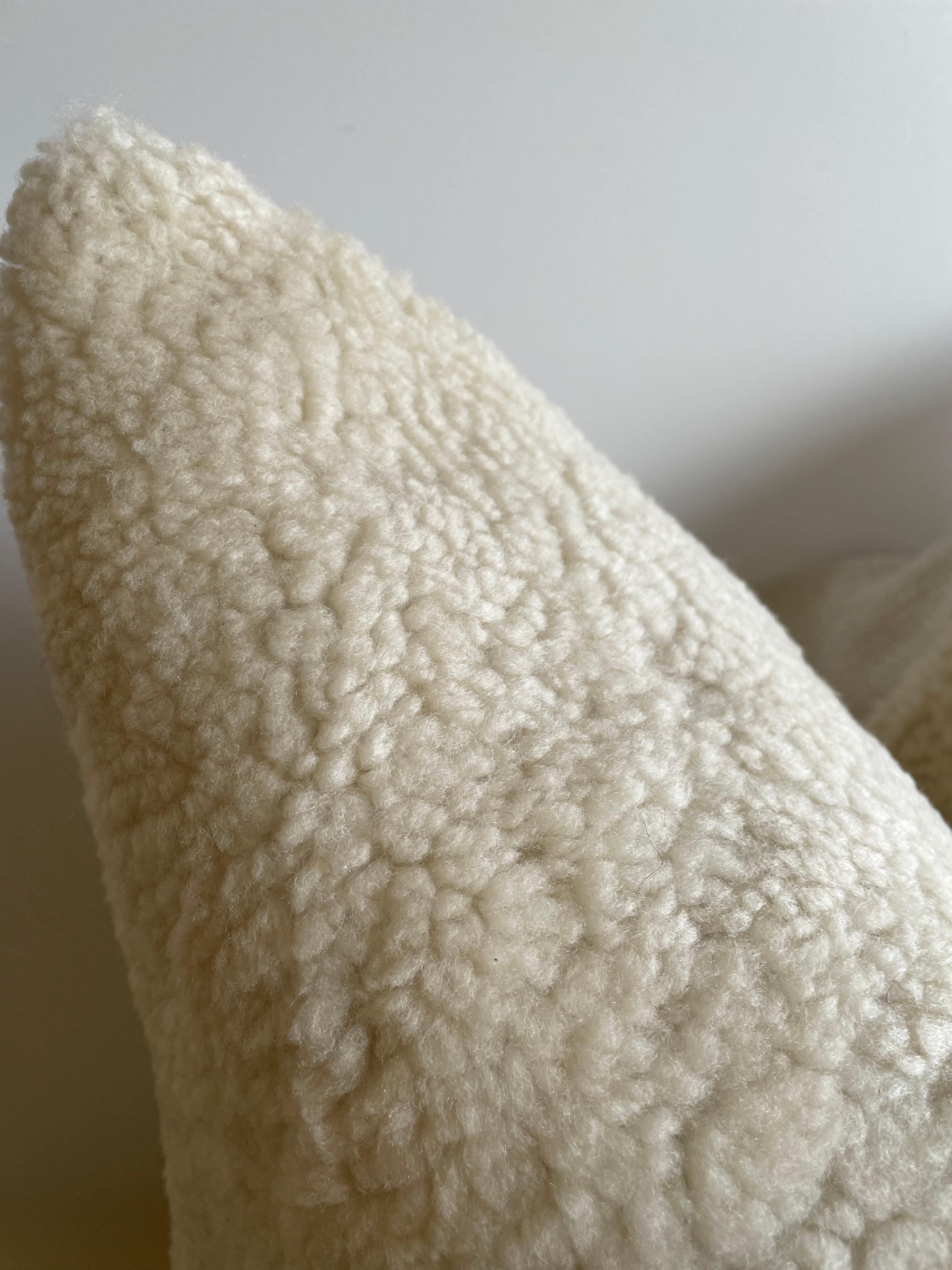 Custom Made Sheepskin Wool and Linen Pillow with Down Insert In New Condition For Sale In Brea, CA
